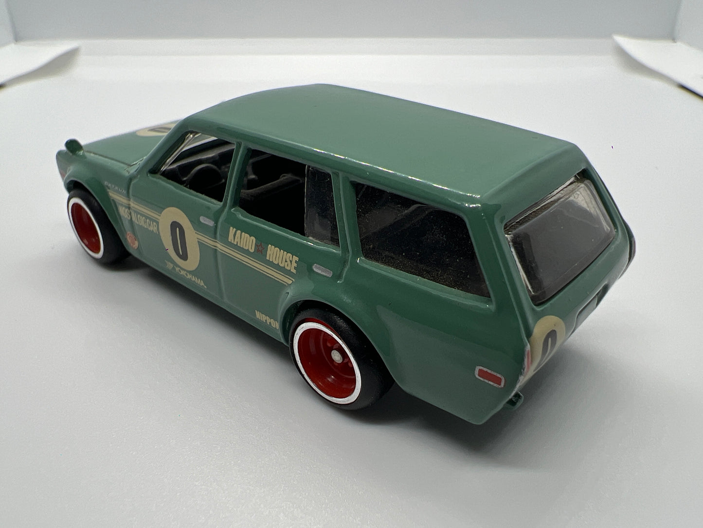 Hot Wheels 1/64 Premium Diorama Set 71 Datsun 510 Wagon Green Loose
