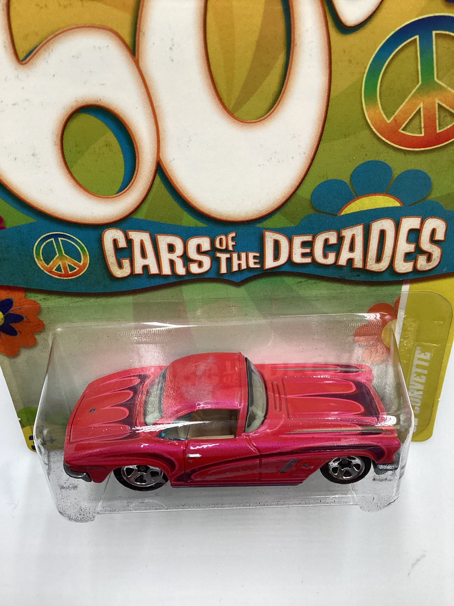 2011 Hot wheels The 60’s Cars of the Decade #16 62 Corvette Pink 157i