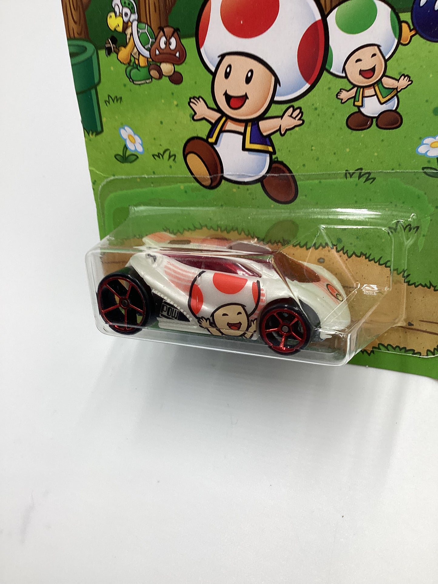 2016 Hot Wheels Super Mario #1 Vandetta White Toad 157A