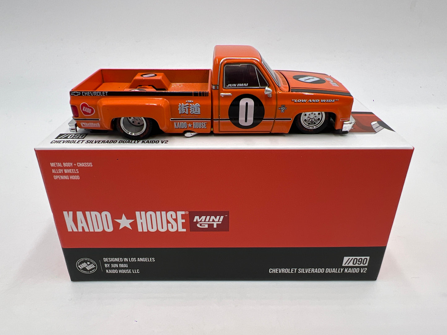 Mini GT x Kaido House #90 Chevrolet Silverado Dually Kaido V2 Orange