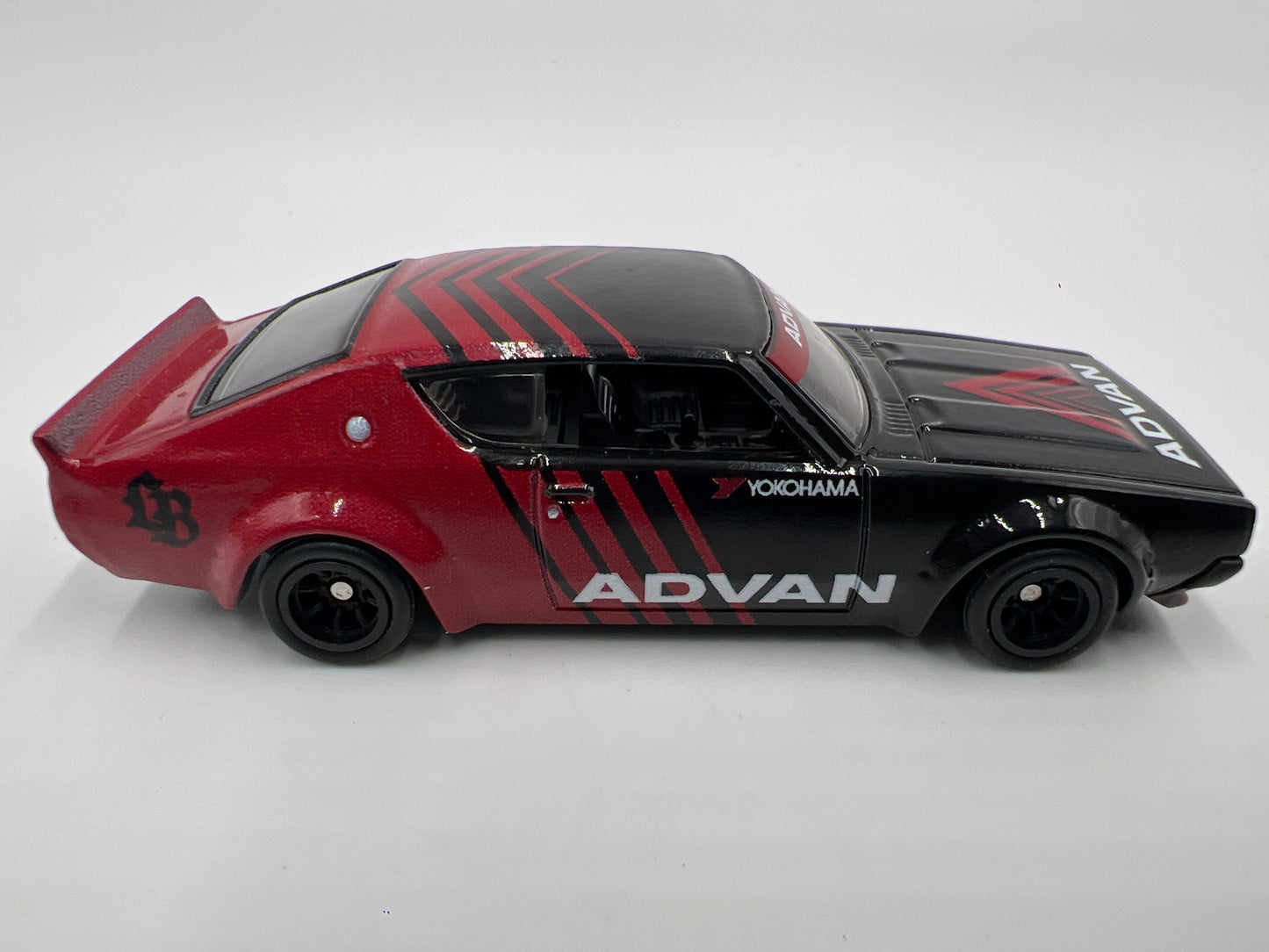 Hot Wheels 1/64 Premium Diorama Set Nissan Skyline 2000GT-R LBWK Advan Loose