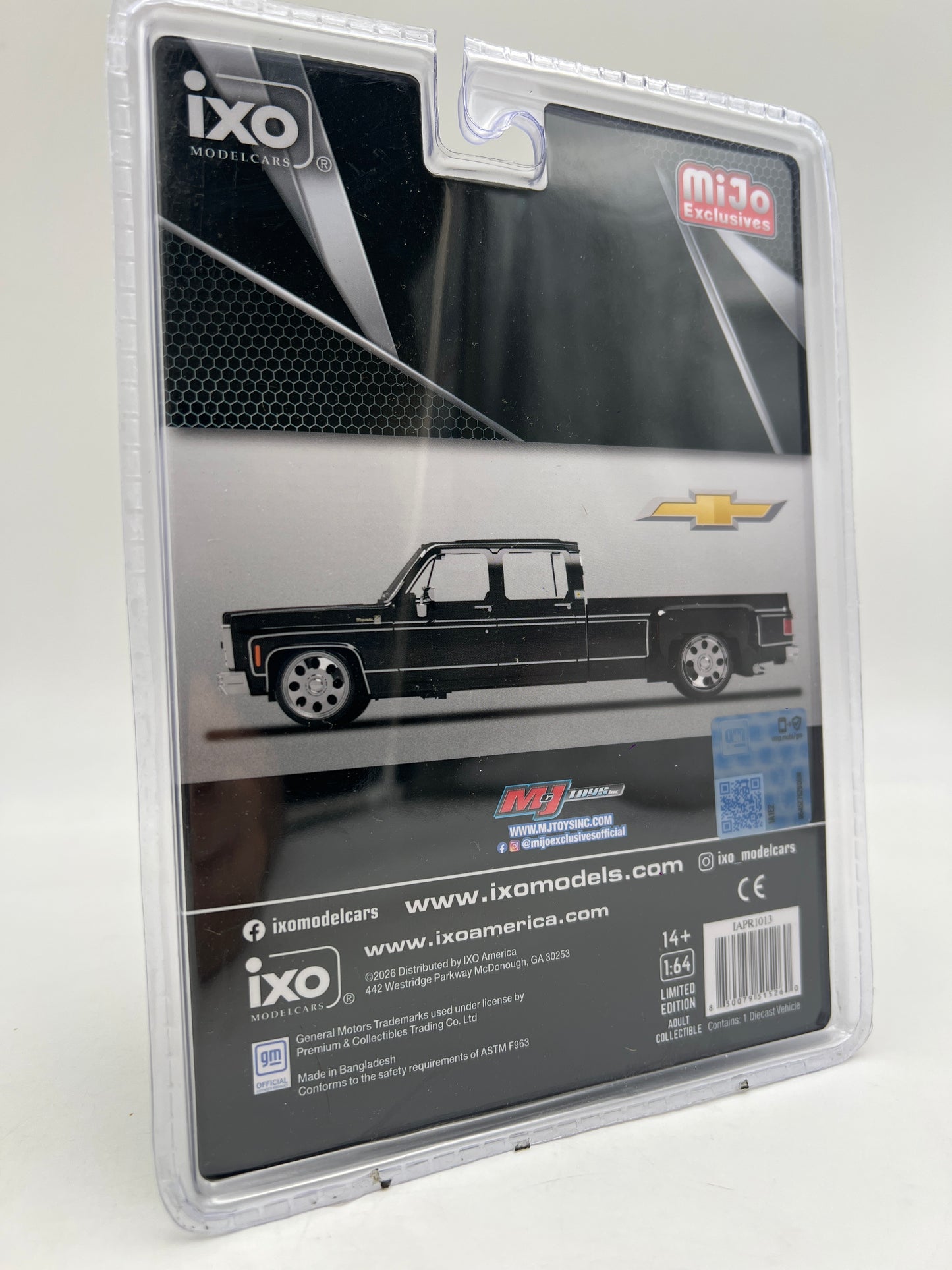 IXO Models MiJo Exclusives 1980 Chevrolet Silverado Dually Black