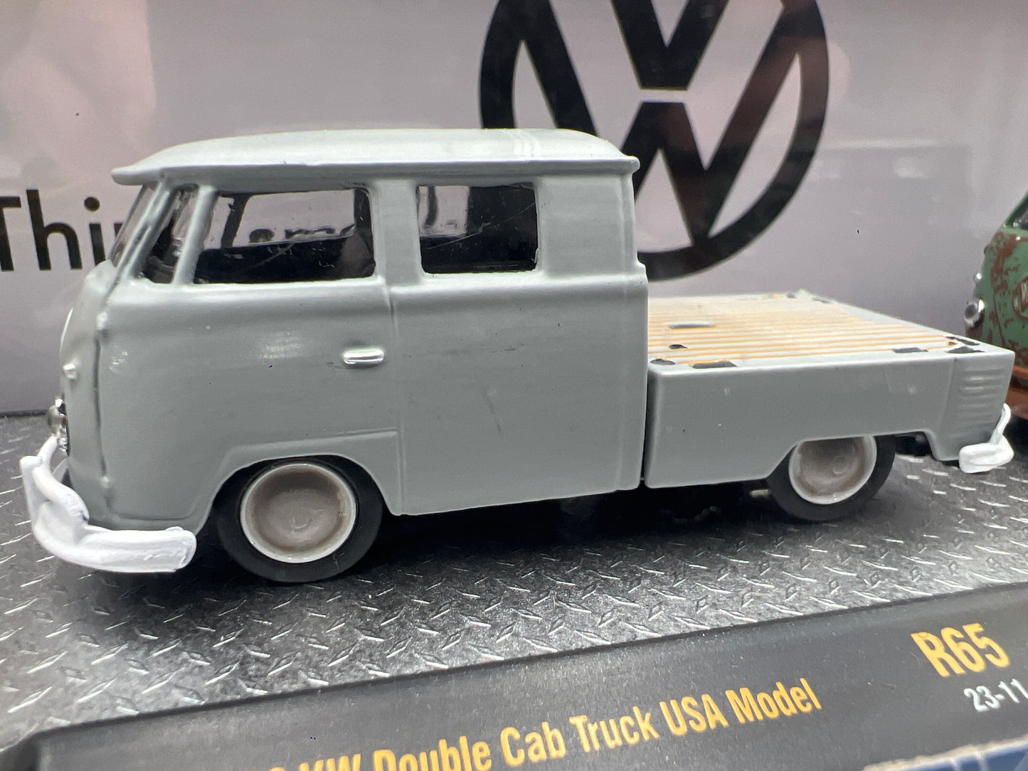 M2 Machines Auto Haulers VW 1960 VW Double Cab Truck USA Models R65