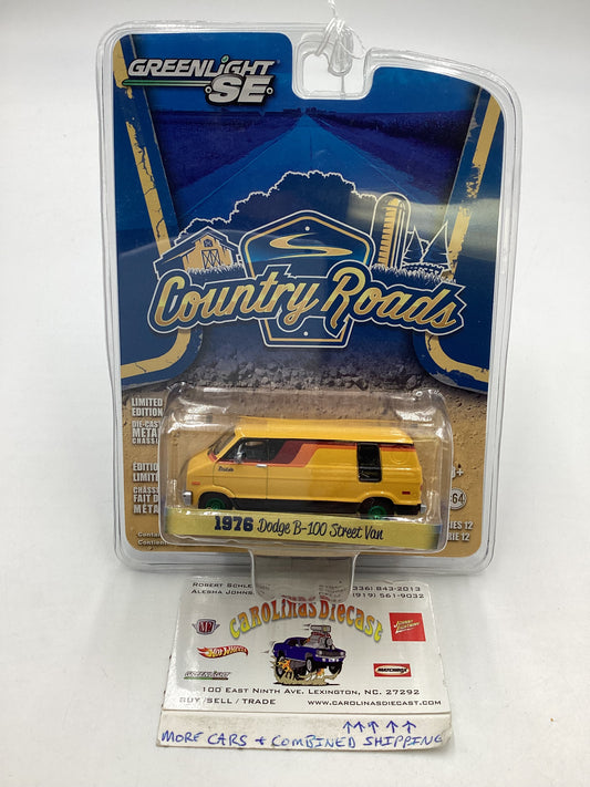 Greenlight SE Country Roads 1976 Dodge B-100 Street Van CHASE