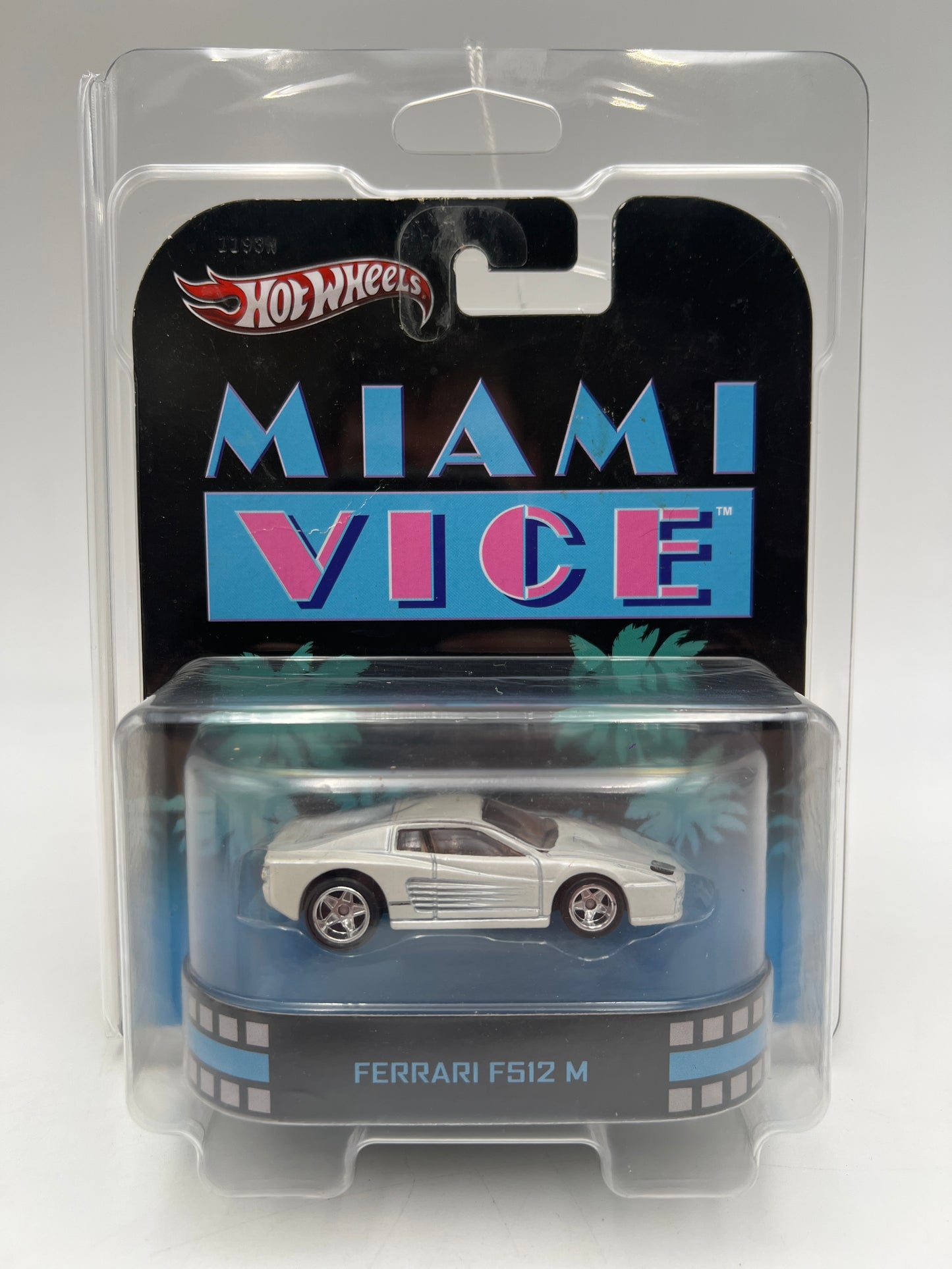 Hot Wheels Retro Entertainment Miami Vice Ferrari F512M White W/Protector