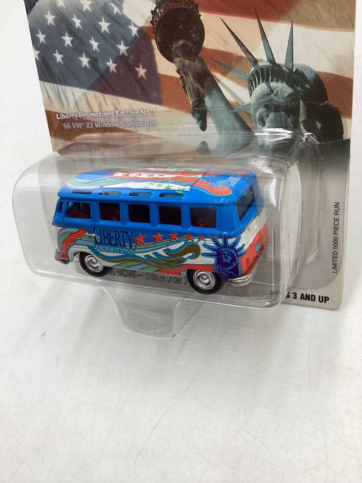 Johnny Lightning Liberty Promotion Edition No. 1 66 Volkswagen 23 Window Samba Bus with protector