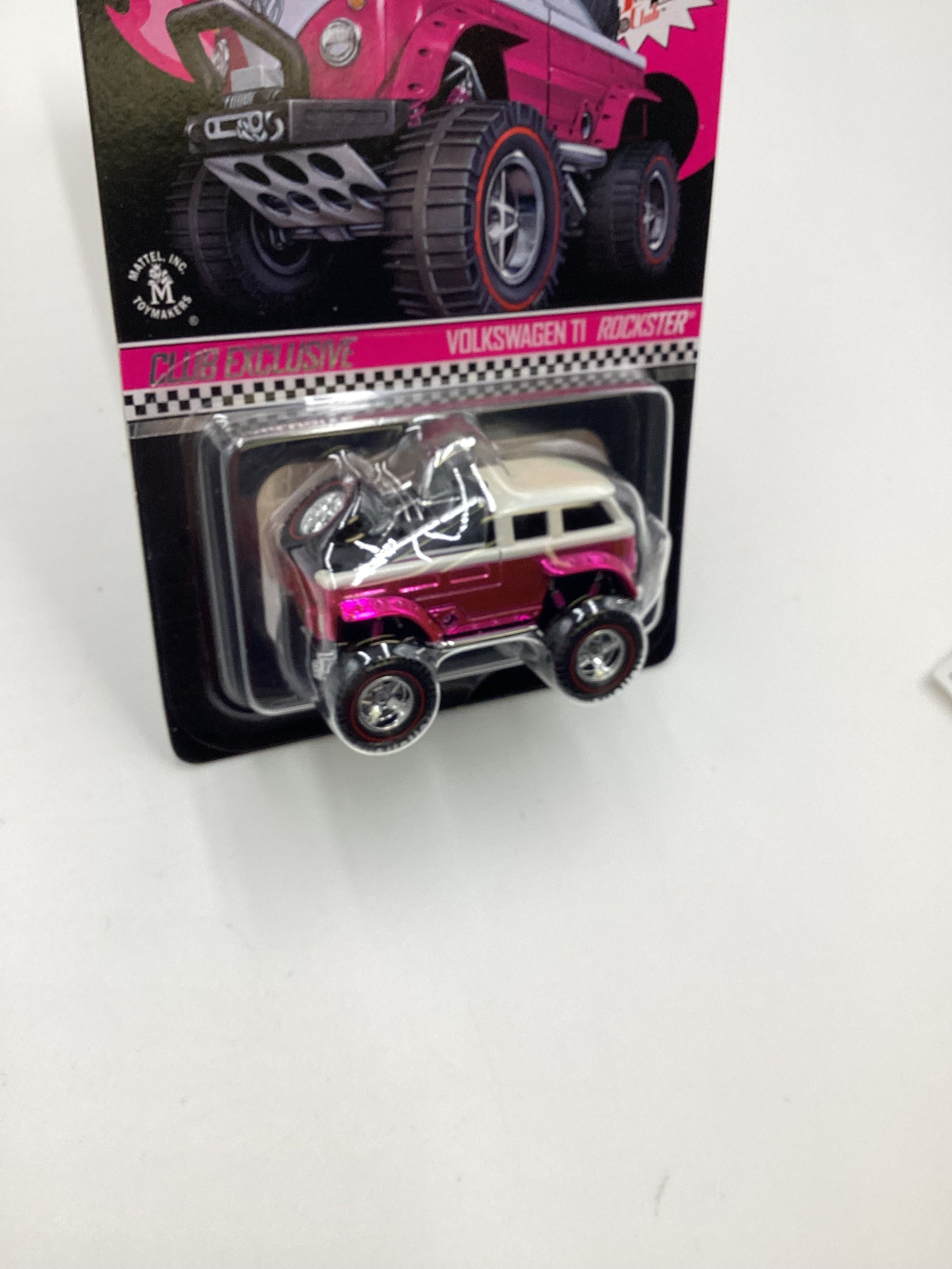 Hotwheels rlc volkswagen store t1 rockster pink