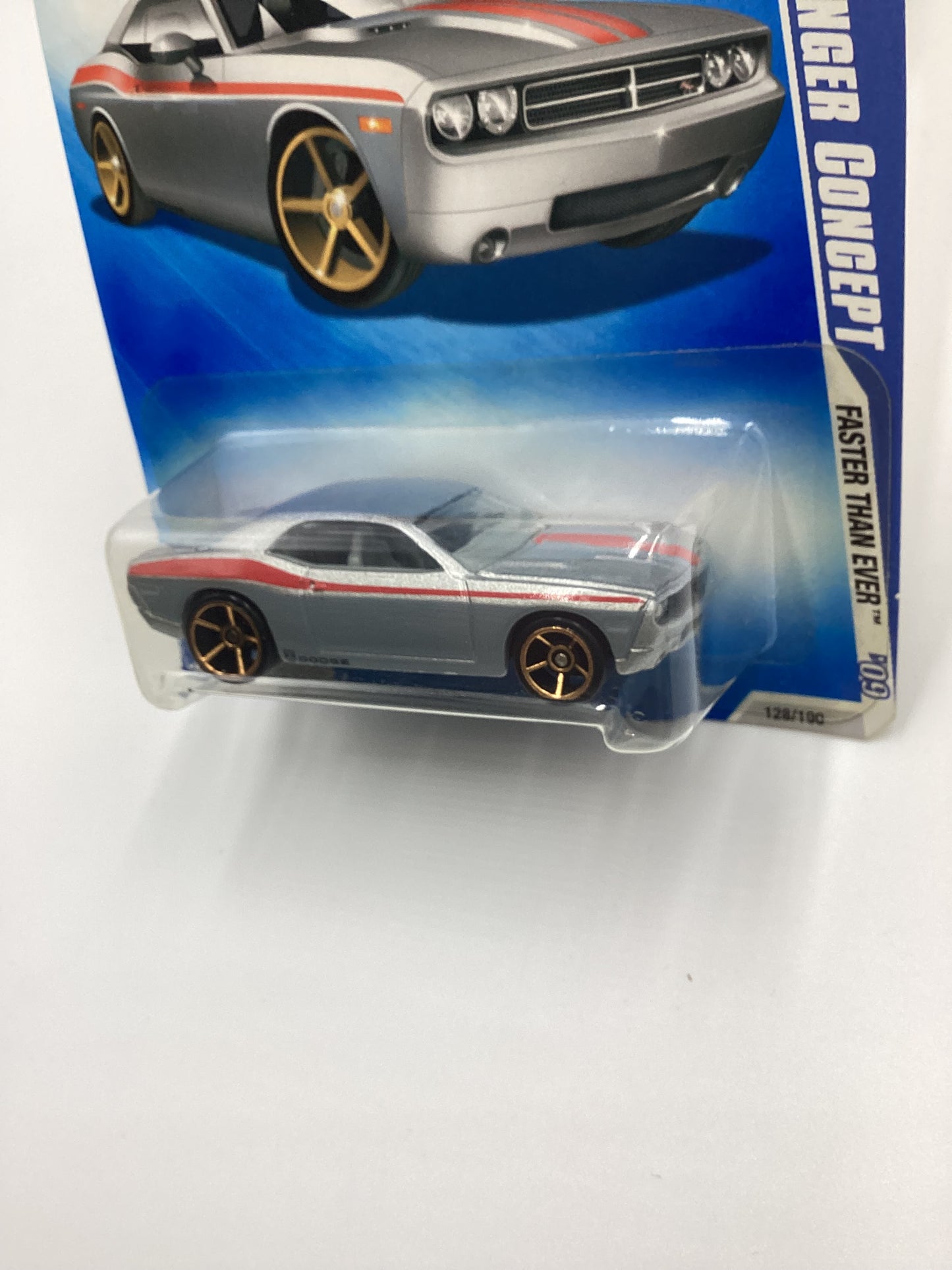 2009 Hot Wheels #128 Dodge Challenger Concept FTE faster than ever Silver Battle Force Card 44C