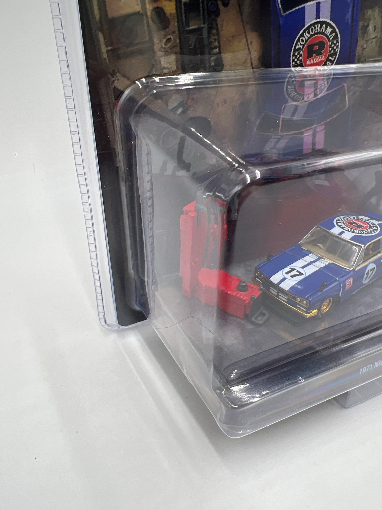 M2 Machines R18 Diorama Yokohama CHASE 1971 Nissan Skyline GT-R Blue