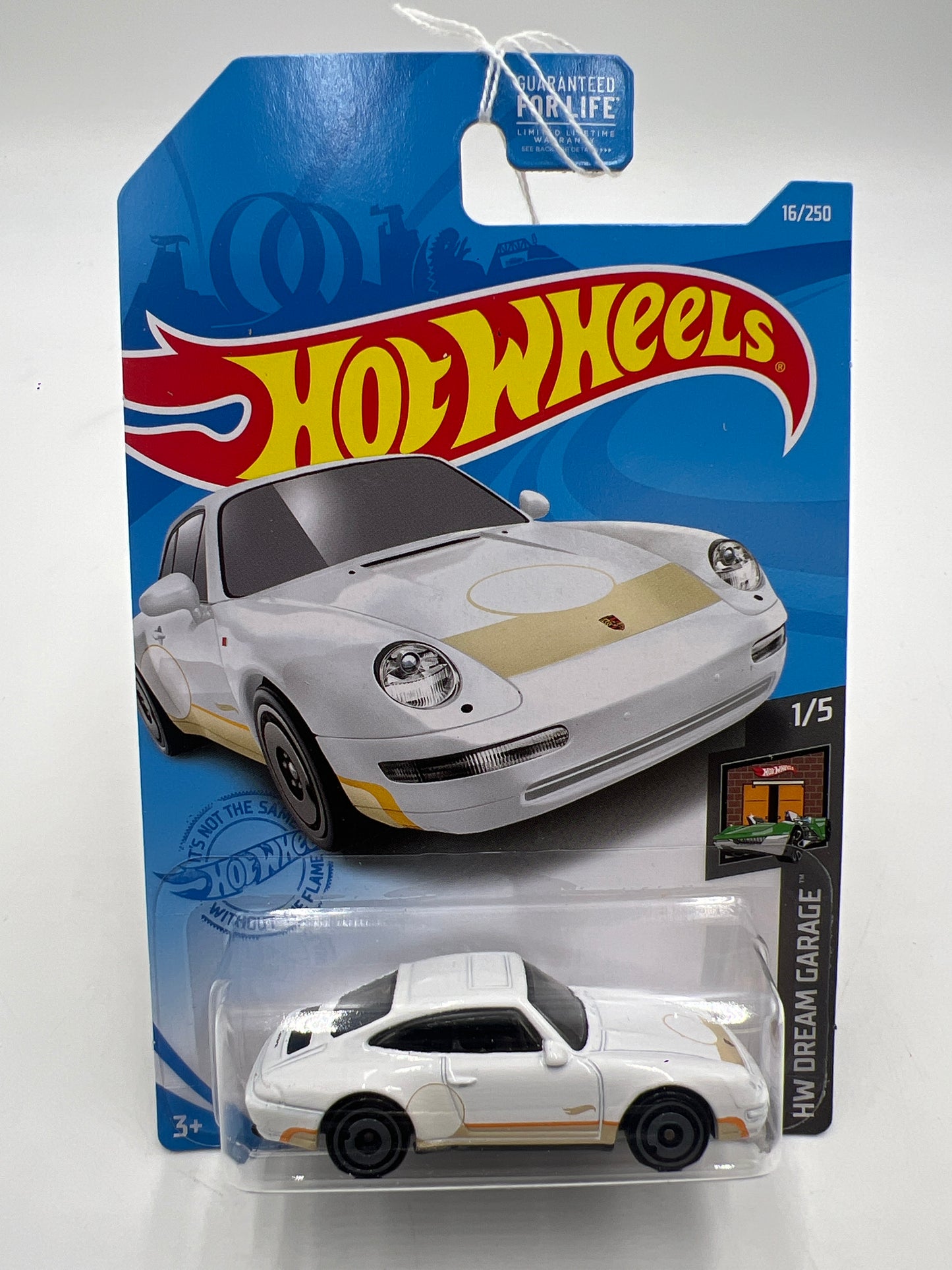 2020 HW Dream Garage #16 96 Porsche Carrera White 99E