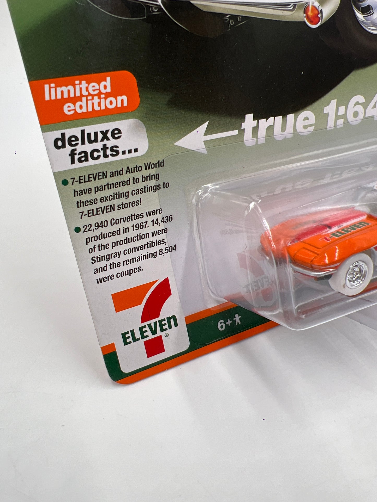 Auto World Ultra Red Chase 7-Eleven Exclusive Deluxe Series #1 1967 Chevy Corvette