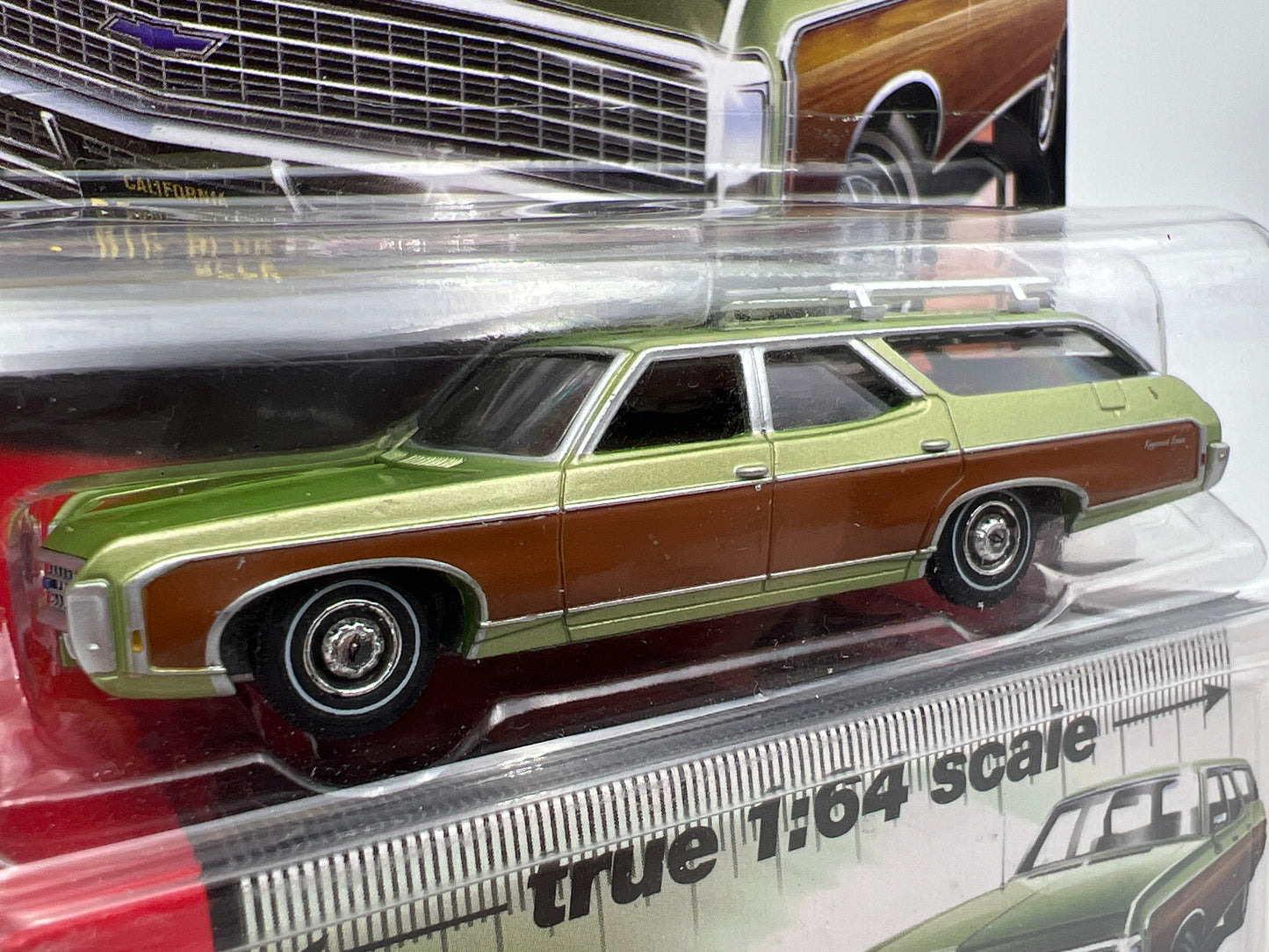 Auto World Muscle Wagons #6 1969 Chevy Kingswood Estate Green 2