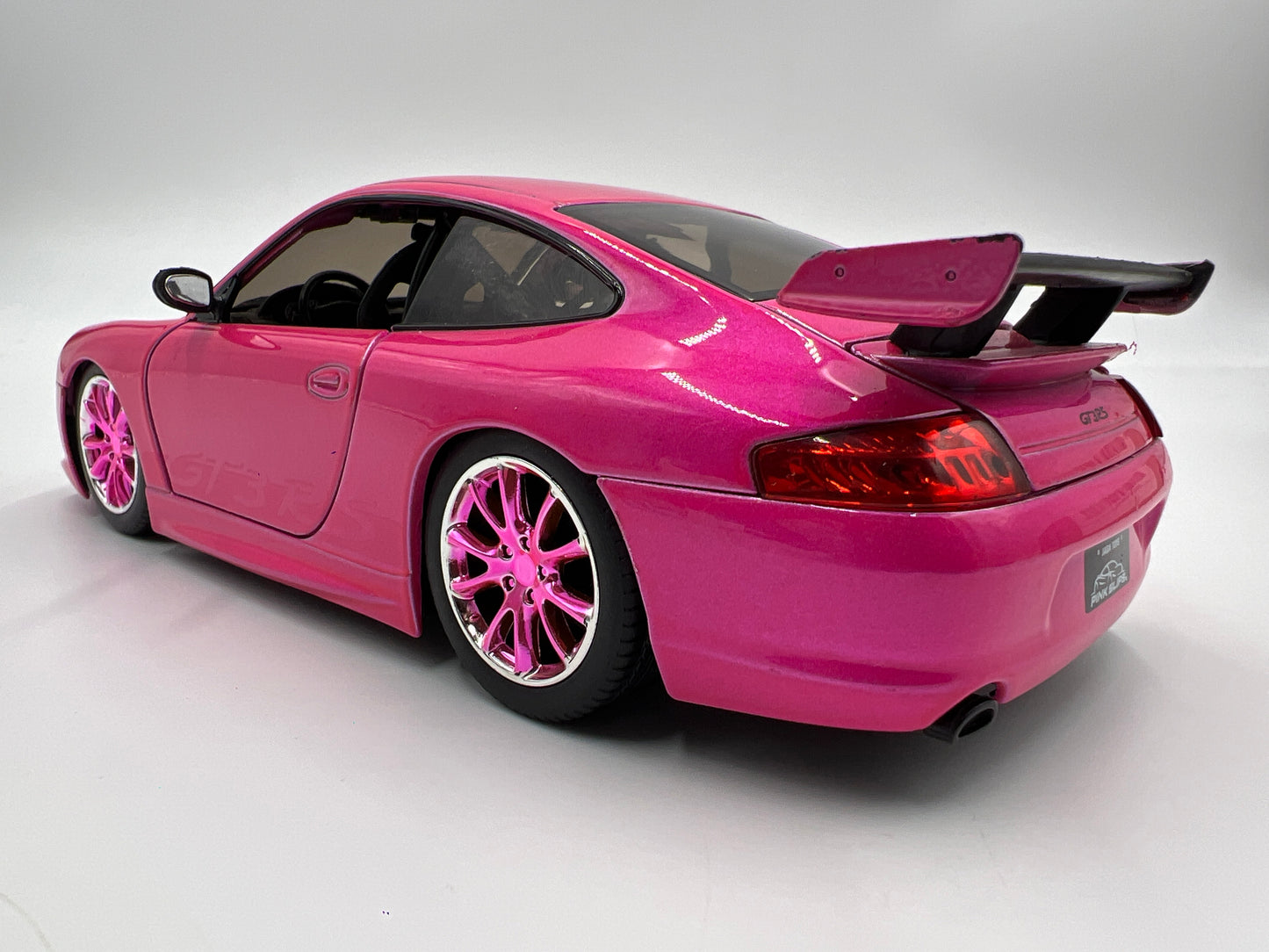 Jada Toys 1/24 Scale Pink Slips Porsche 911 GT3 RS Pink Loose