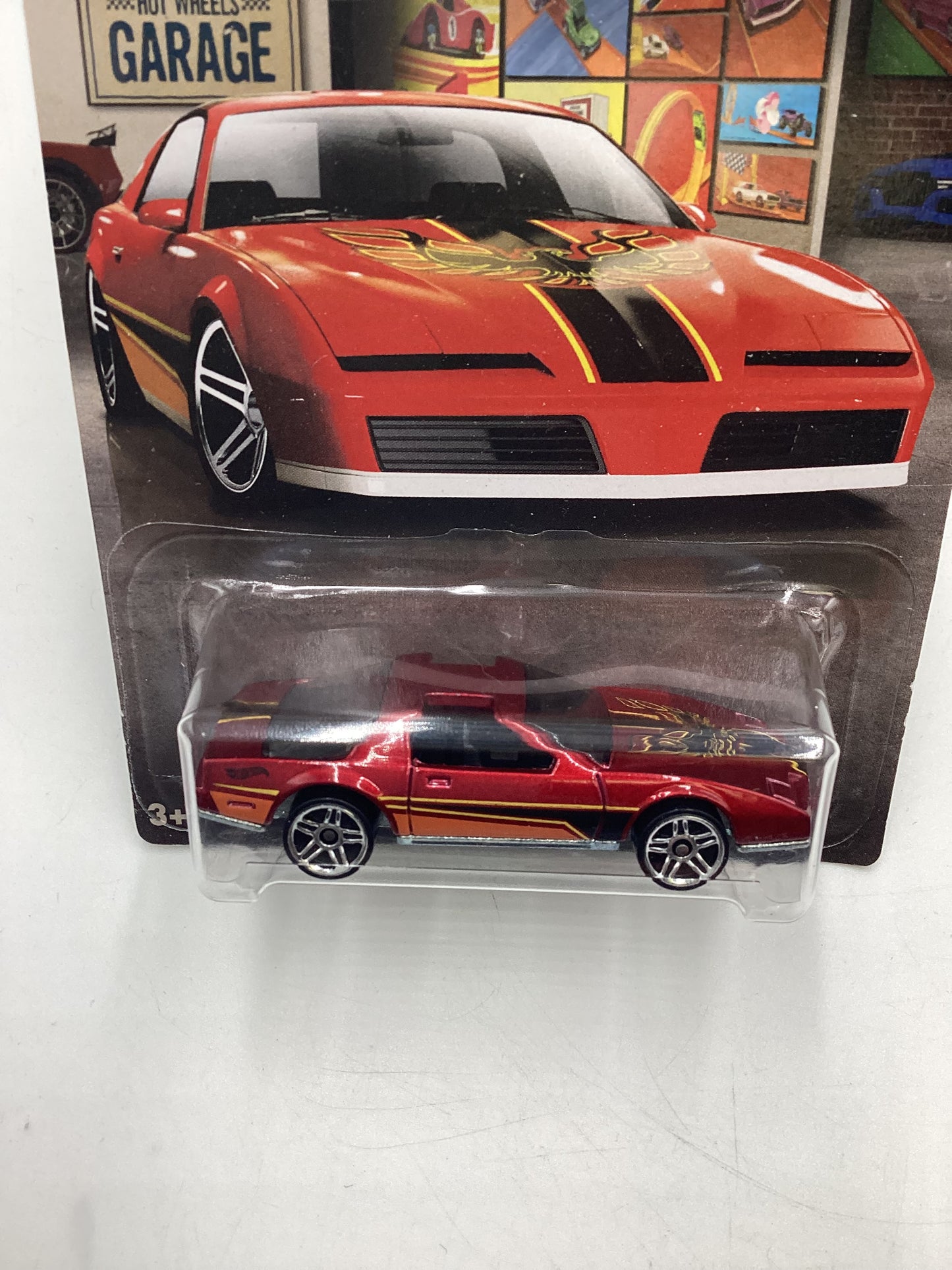 Hot Wheels Walmart Exclusive Hot Wheels Garage #10 80’s Pontiac Firebird Red