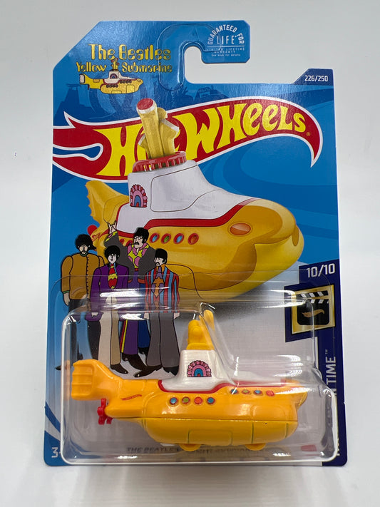 2020 Hot wheels treasure hunt #226 The Beatles Yellow Submarine 274C