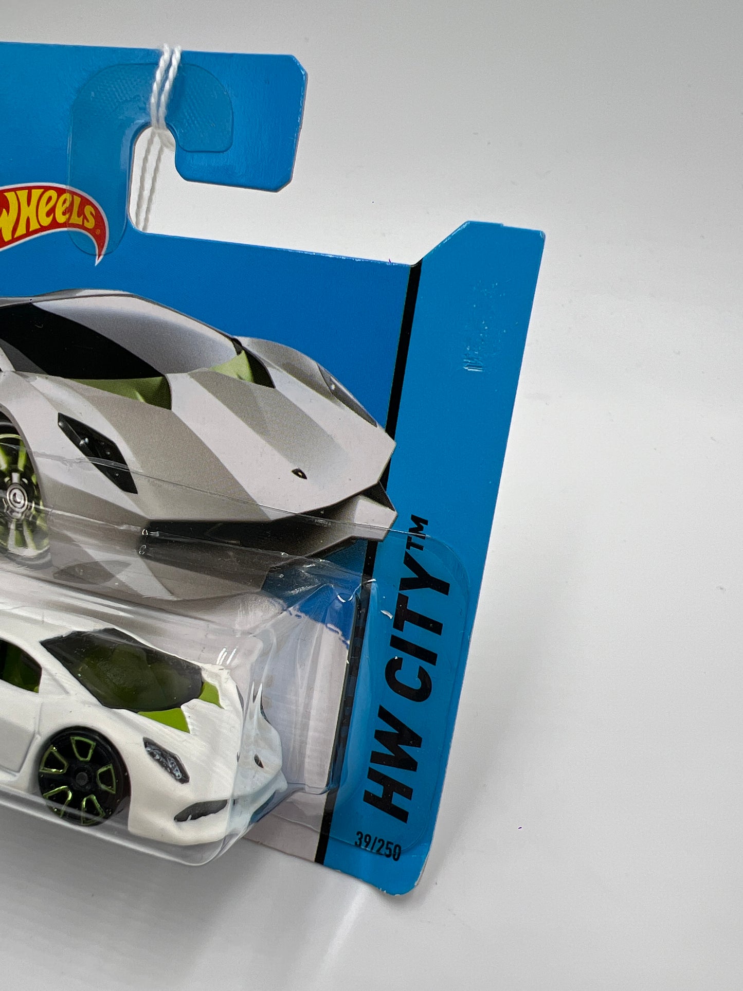 2014 Hot Wheels Short Card City #39 Lamborghini Sesto Elemento White