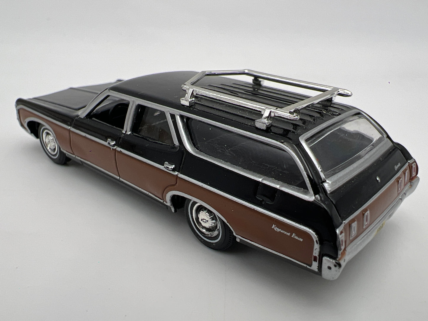 Auto World 1/64 Muscle Wagons 1969 Chevy Kingswood Estate Black Loose