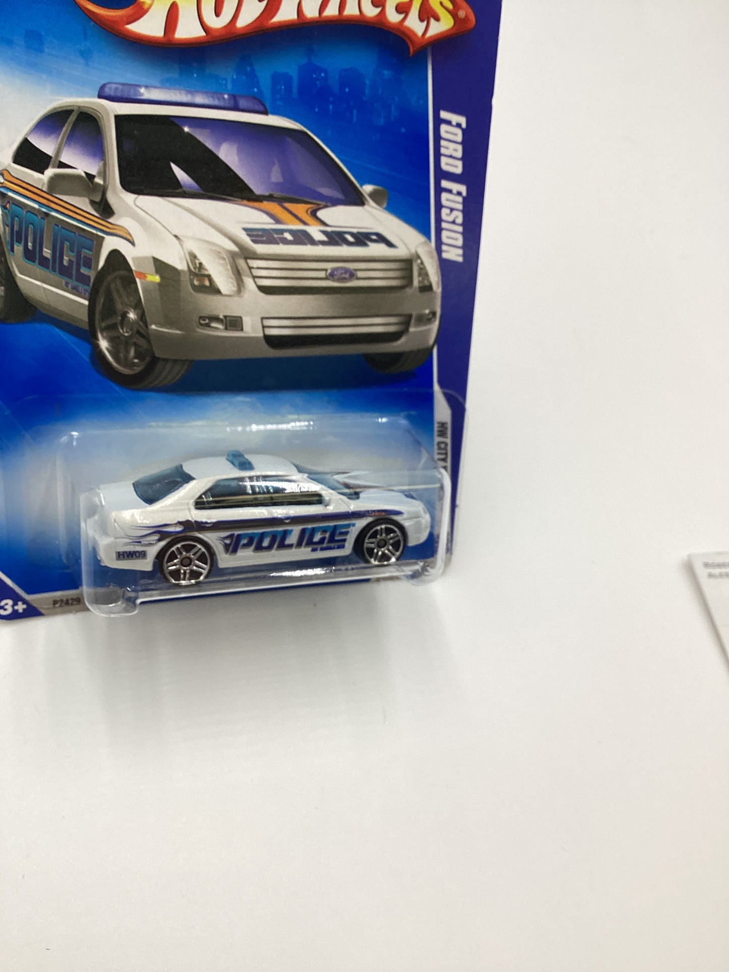 2009 Hot Wheels #109 Ford Fusion Police White 35F