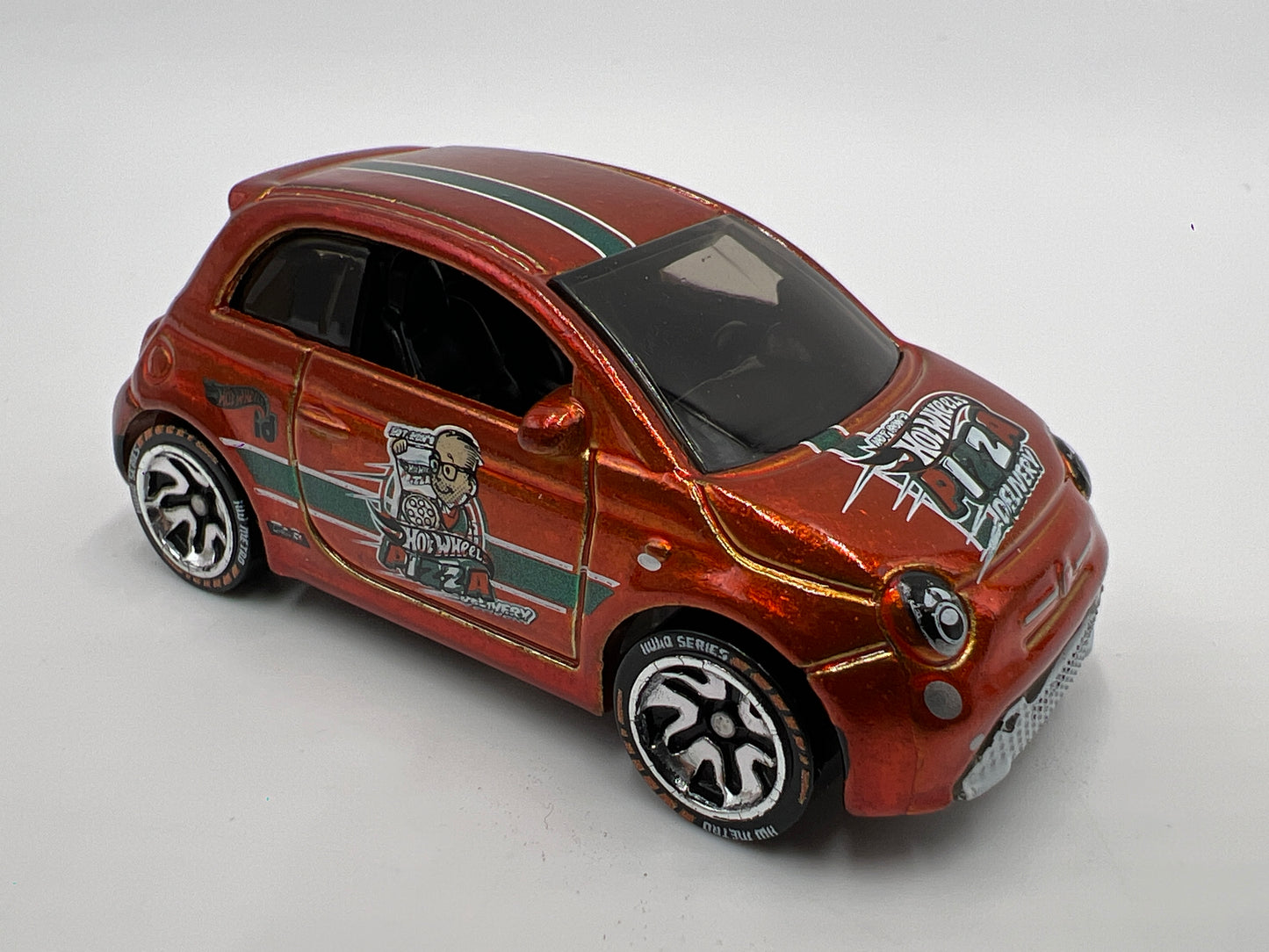 Hot Wheels iD Metro Series 1 #1 Fiat 500e Orange