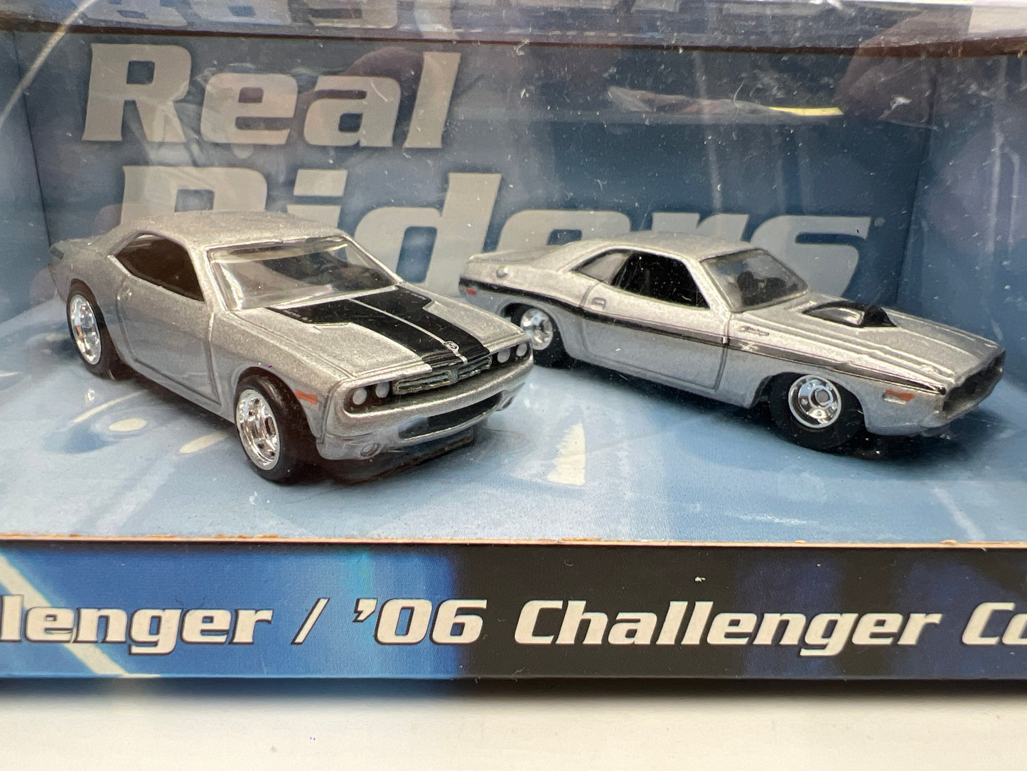 Hot Wheels Real Riders Limited Edition Box Set 70 Dodge Challenger / 06 Challenger Concept Silver