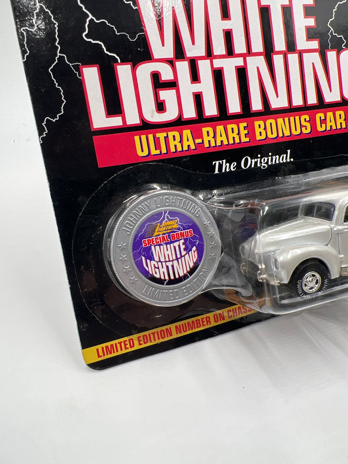 Johnny Lightning White Lightning Chase Truckin America #468 1940 Ford Truck White 1 Black Bed