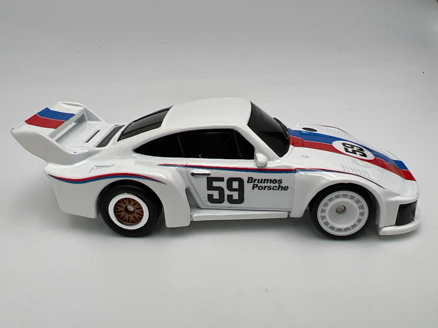Hot Wheels 1/64 Premium Diorama Set Porsche 935 Brumos White Loose