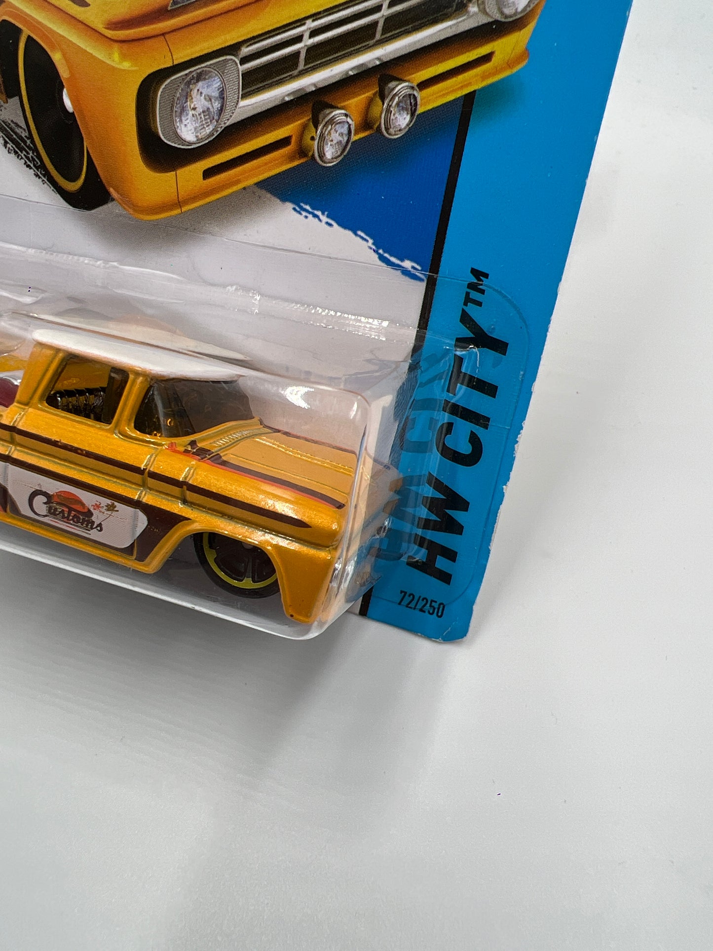 2015 Hot Wheels City #72 Custom 62 Chevy Yellow (Card Not Perfect) 16D