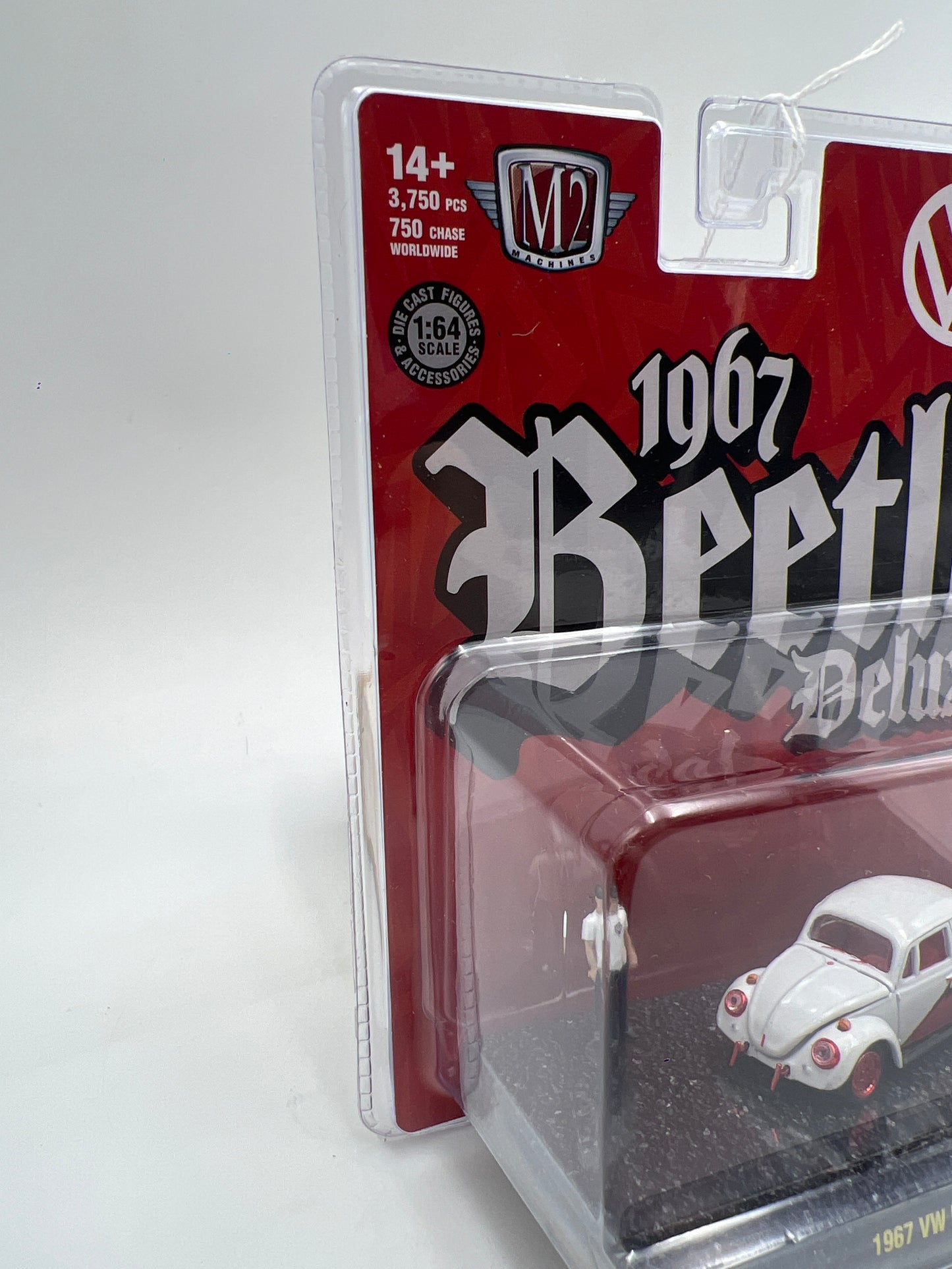 M2 Machines Diorama R20 CHASE 1967 VW Beetle Deluxe USA Model