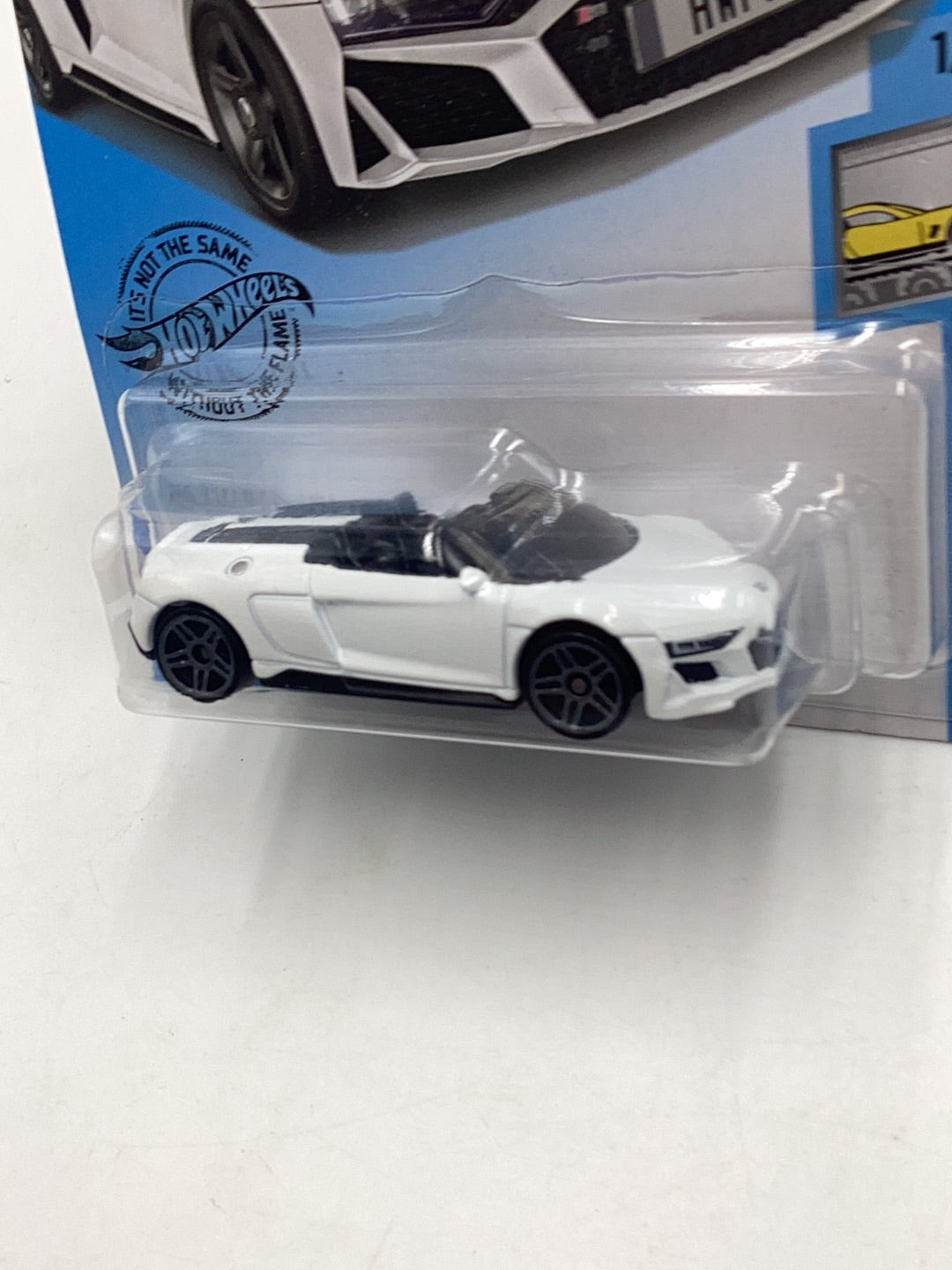 2020 hot wheels #175 2019 Audi R8 Spyder white 108A