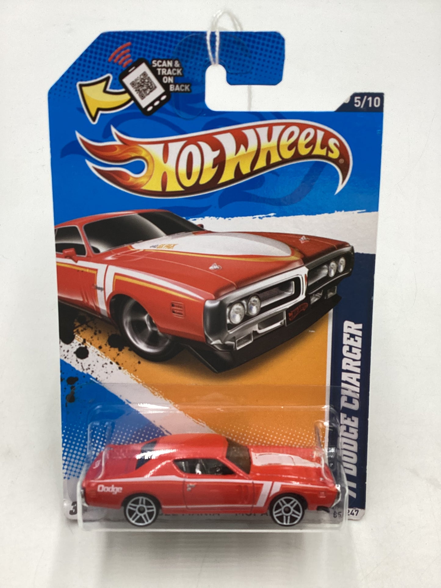 2012 Hot wheels #085 Red 71 Dodge Charger 43B