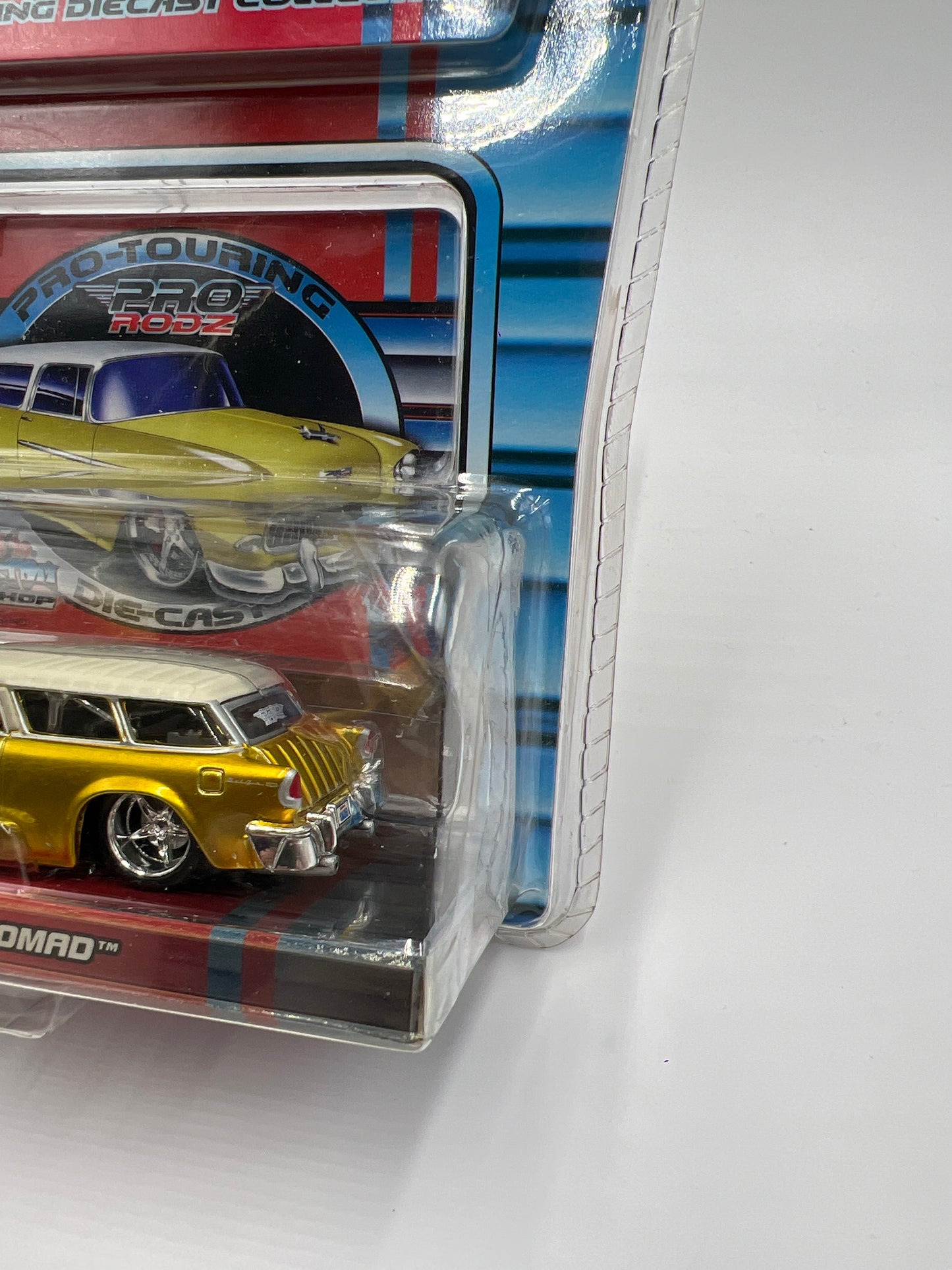 Maisto 1/64 Pro Rodz 55 Chevrolet Nomad Gold 185i