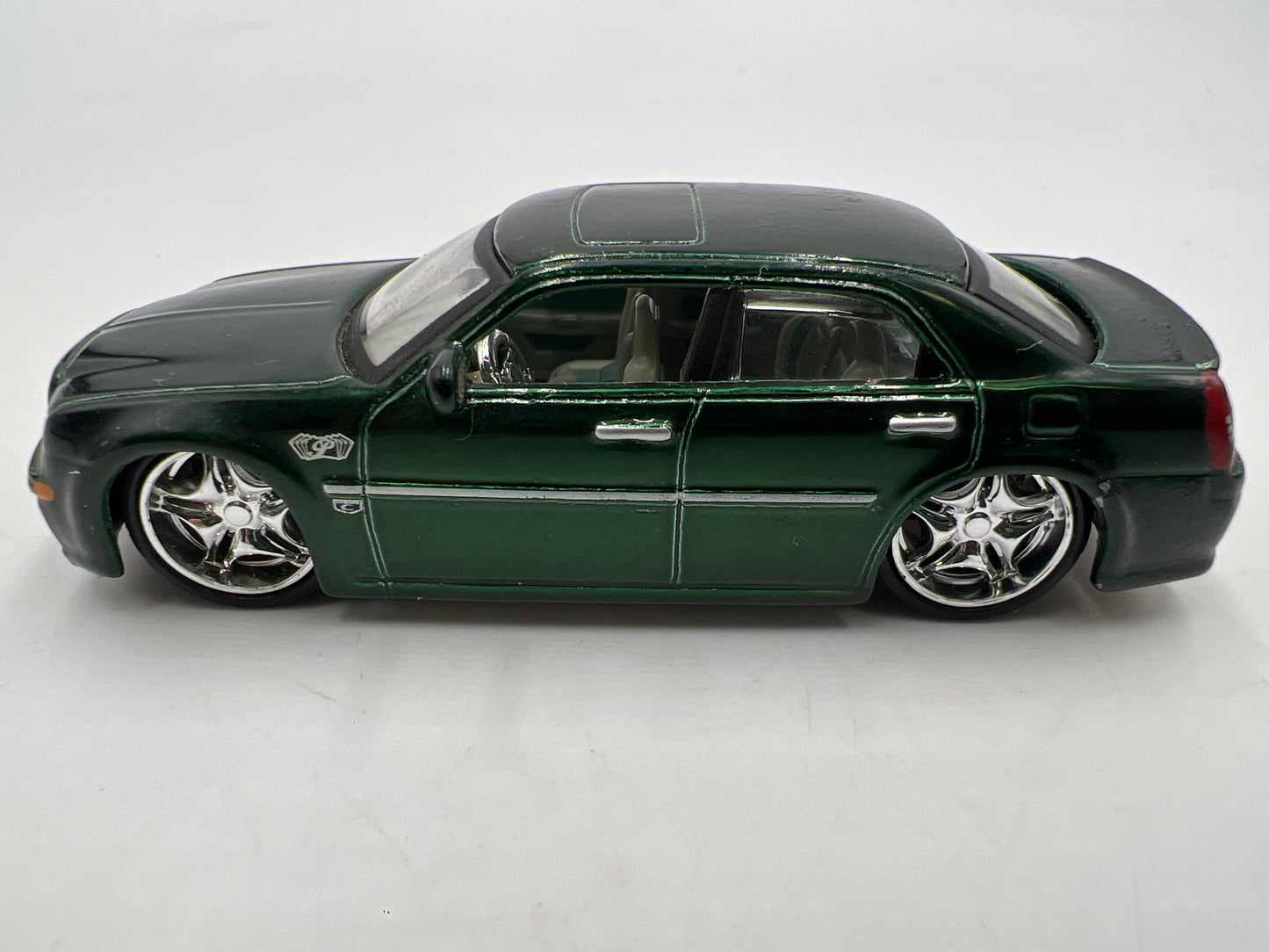 Maisto Playerz Luxury Collection 2005 Chrysler 300C Hemi Green Loose