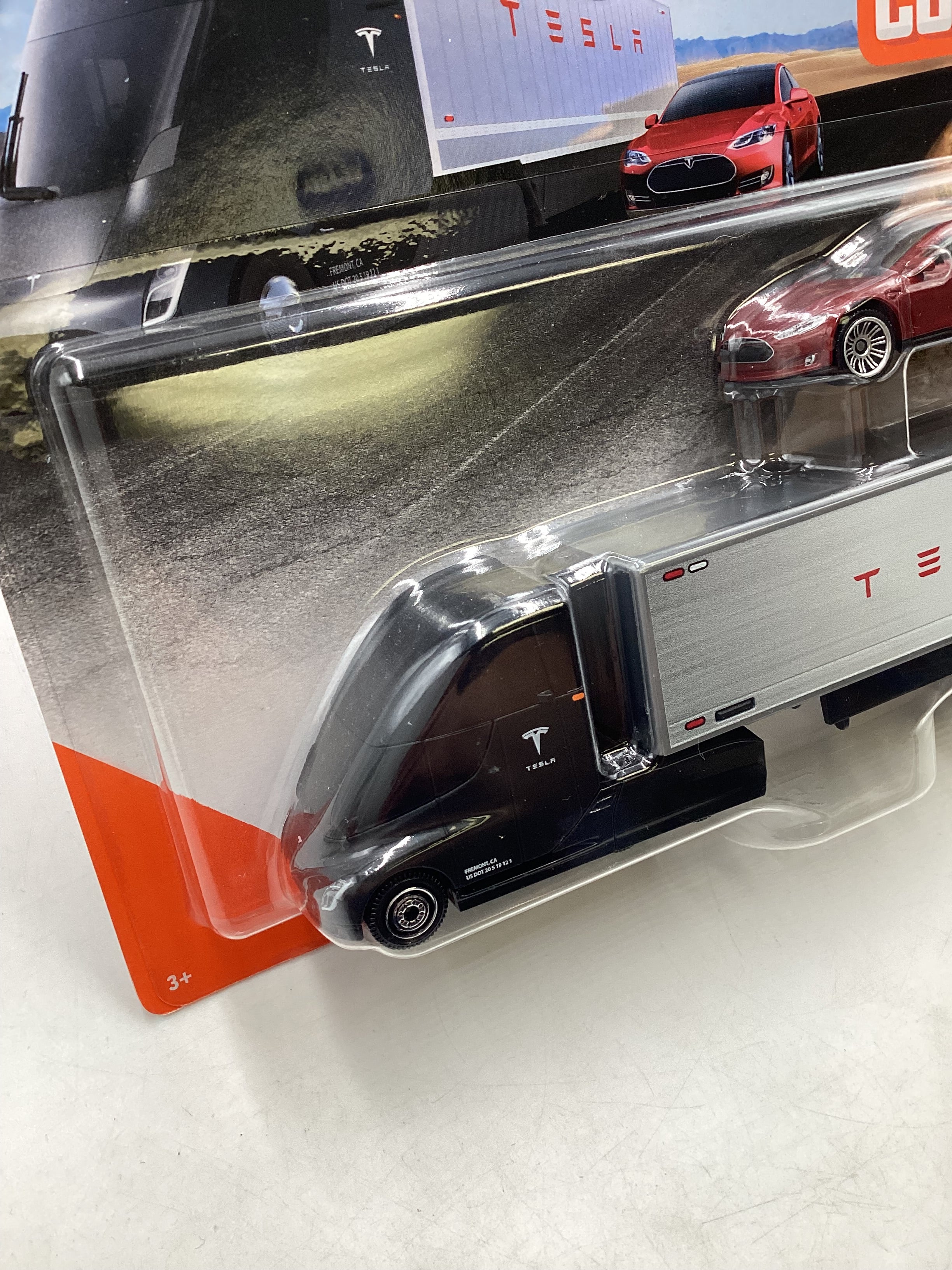 2020 Matchbox Convoys Tesla Semi & Box Trailer/ Tesla Model S