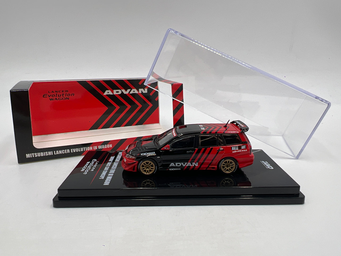 Inno64 1/64 Mitsubishi Lancer EVO IX Wagon Advan Red/Black