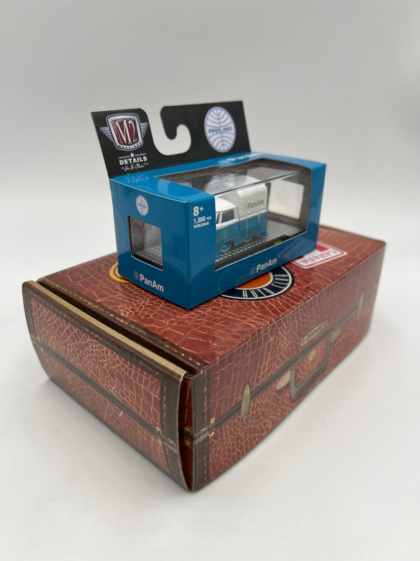 M2 Machines Auto-Club PanAm 1960 Volkswagen Type 2 PickUp Blue/White S113