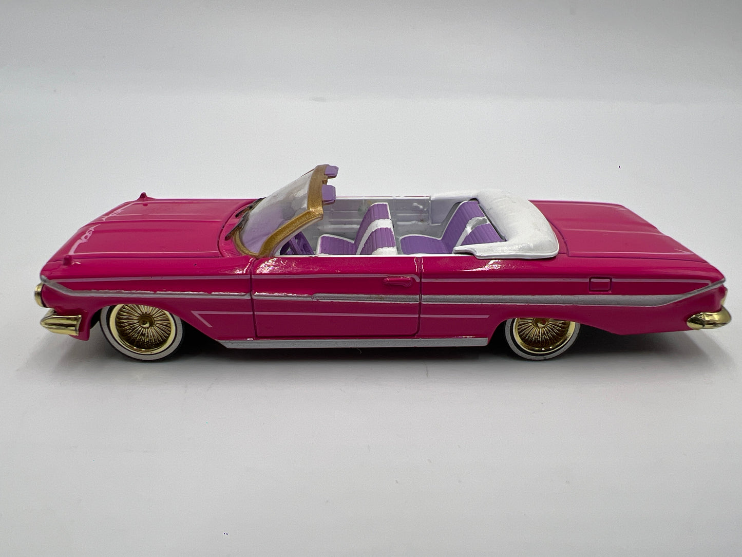 Malibu International Loc Riderz Chevy Impala Pink W/Suspension Loose