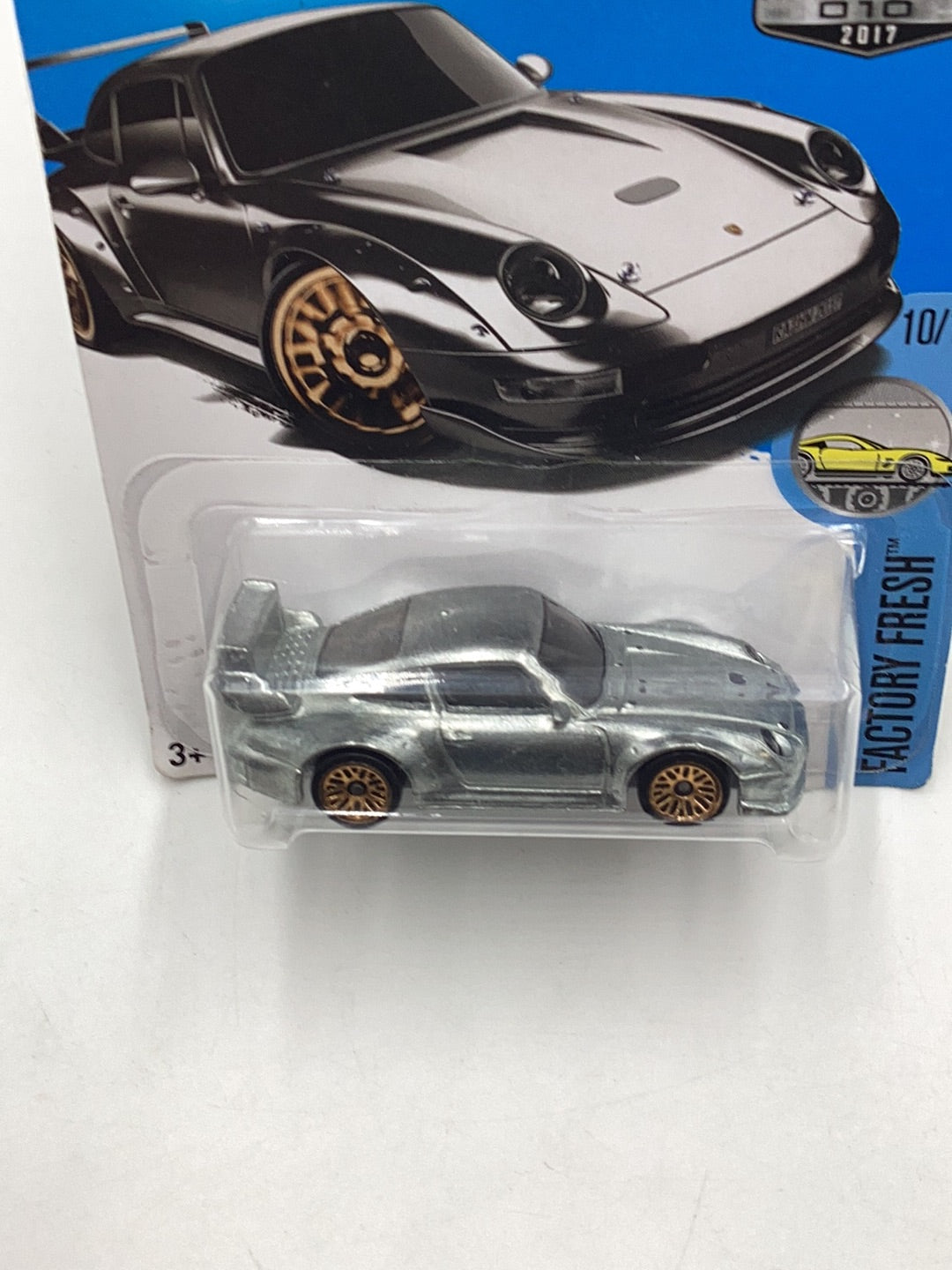 2017 Hot Wheels Zamac #10 Porsche 993 GT2 with protector