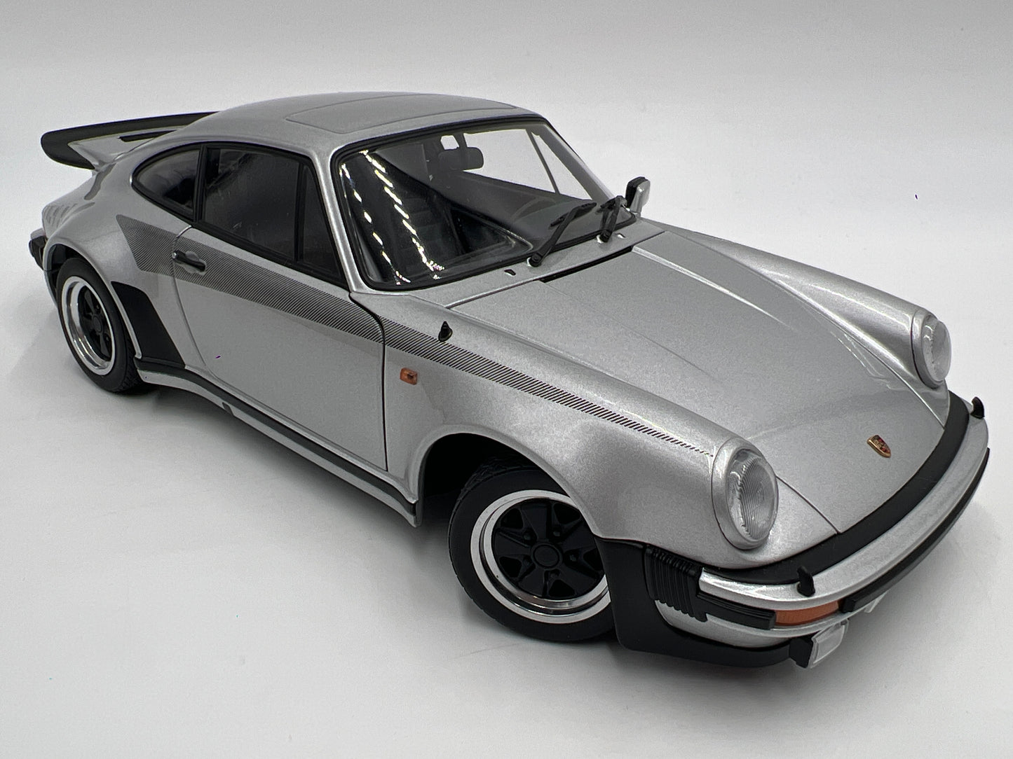 Rare AutoArt 1:18 Scale Porsche 911 930 3.0 Turbo Silver Loose VHTF Exceptional Detail