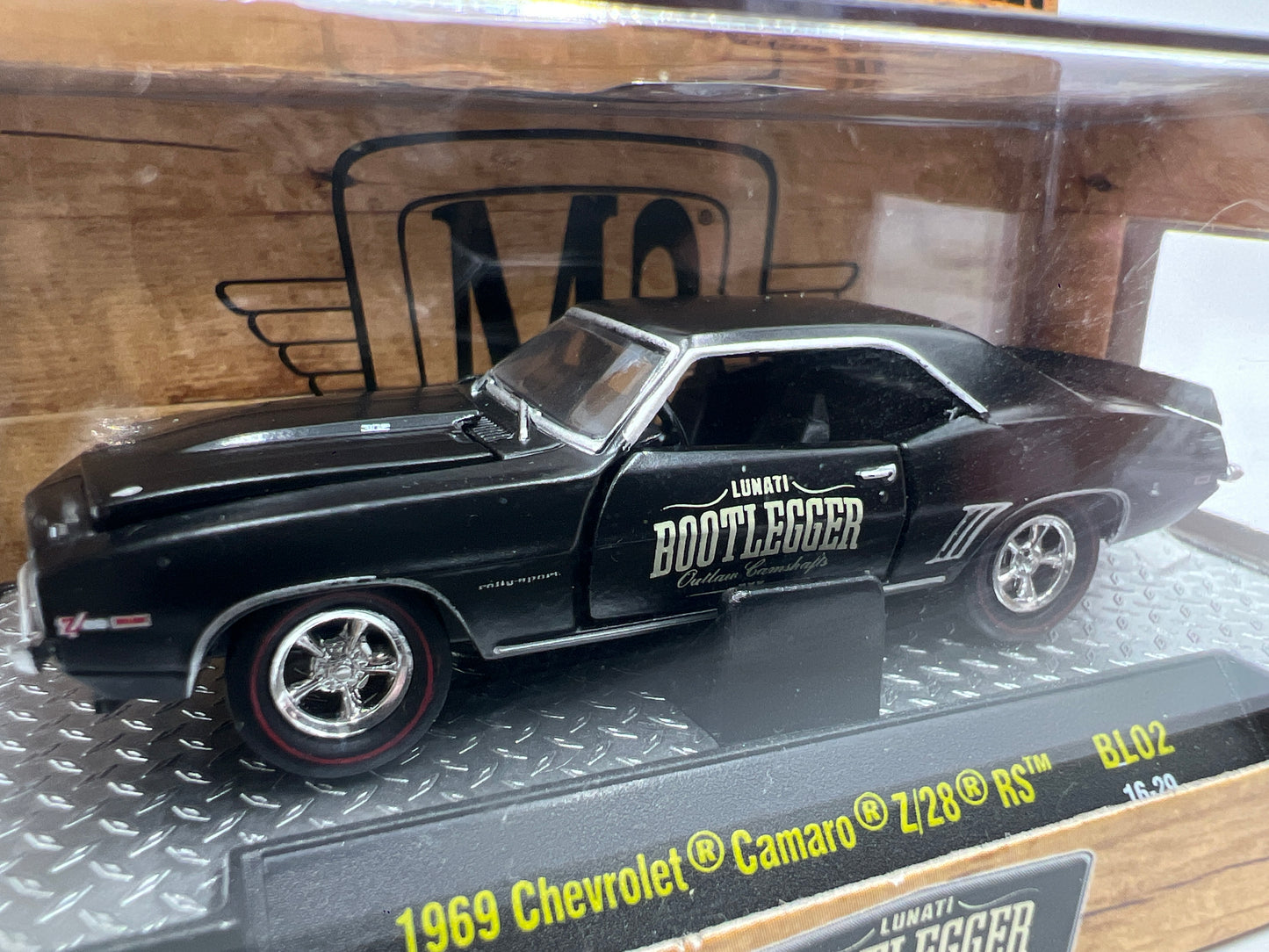 M2 Machines Bootlegger 1969 Chevrolet Camaro Z/28 RS Black BL02