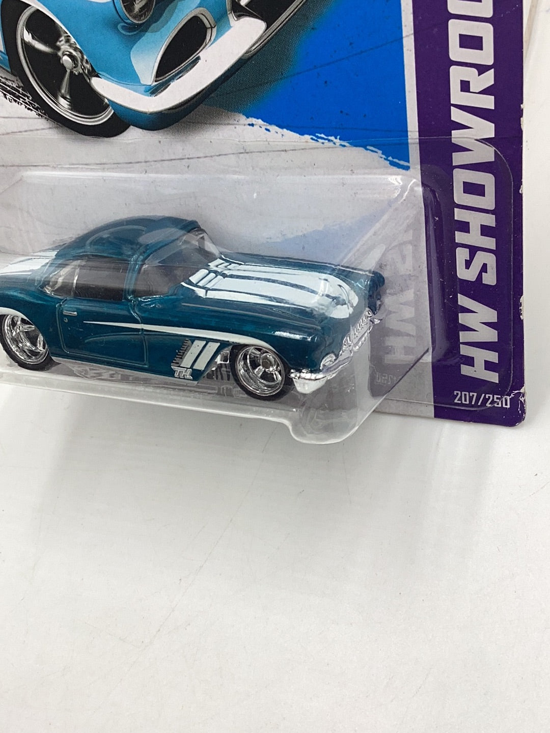 2013 hot wheels super treasure hunt #207 62 Corvette W/Protector