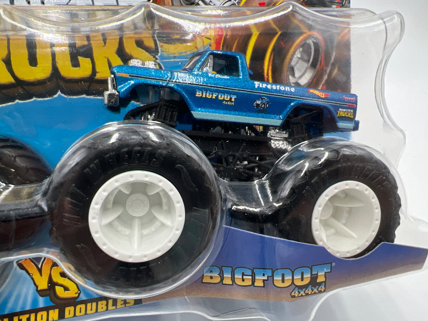 Hot Wheels Monster Trucks Demolition Doubles Snake Bite Vs Bigfoot 4x4x4
