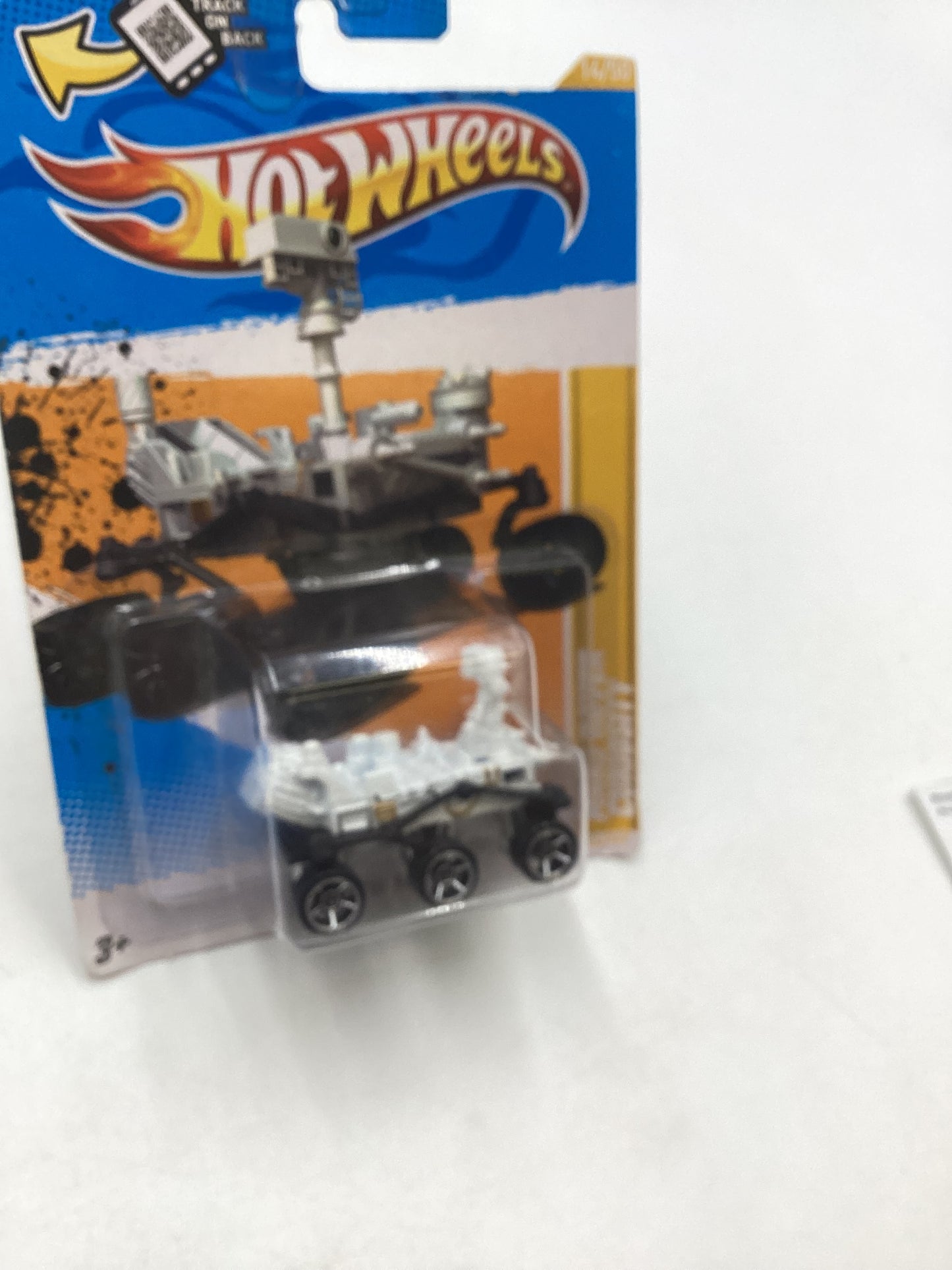 2012 hot wheels #14 Mars Rover Curosity White 121B