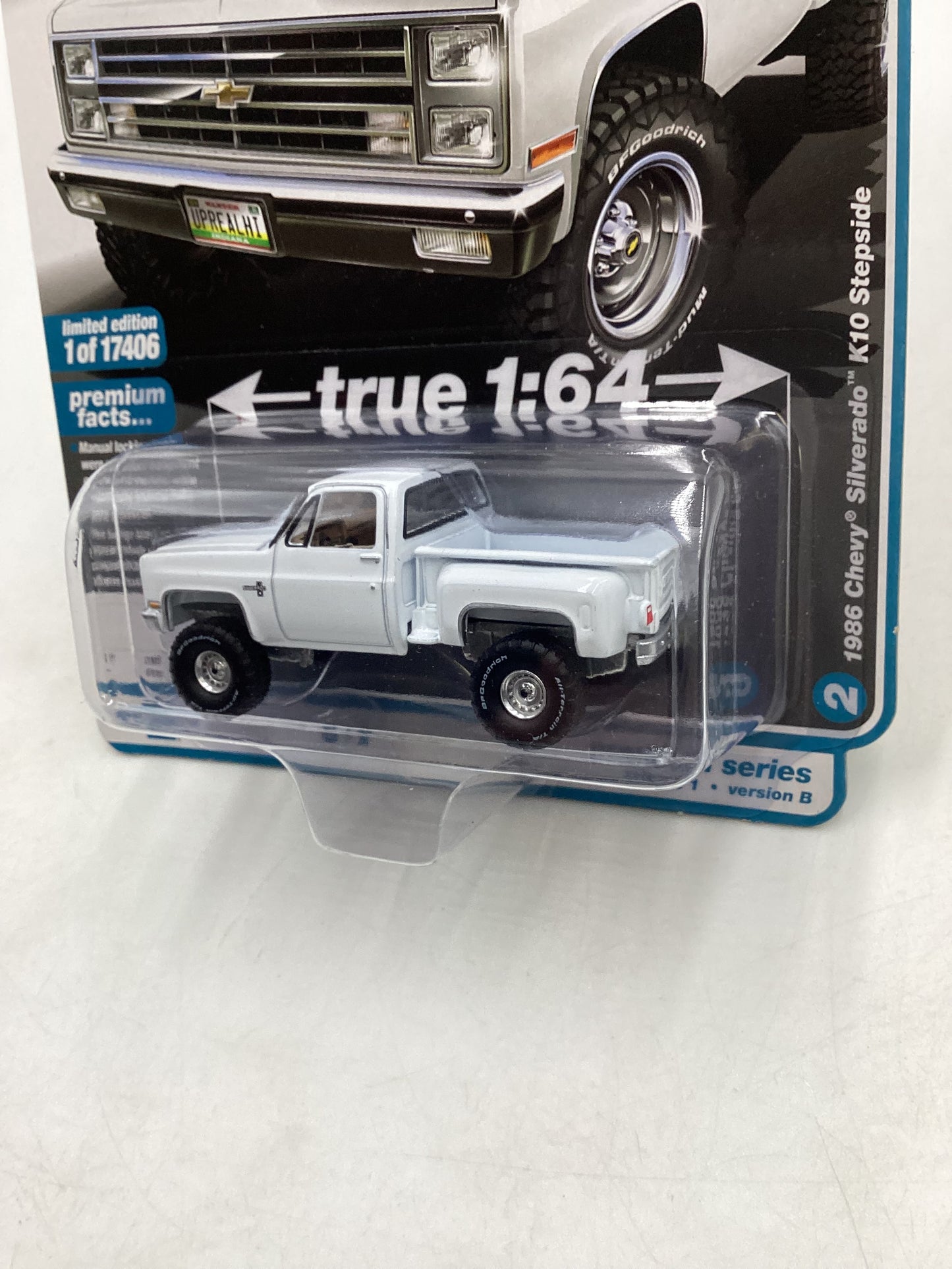 Auto World Muscle Trucks 1986 Chevy Silverado K10 Stepside 185A