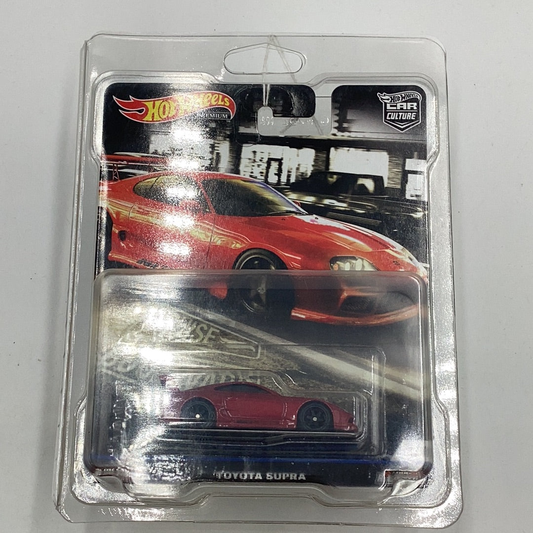 Hot Wheels Cruise boulevard Toyota Supra 1/5 with protector