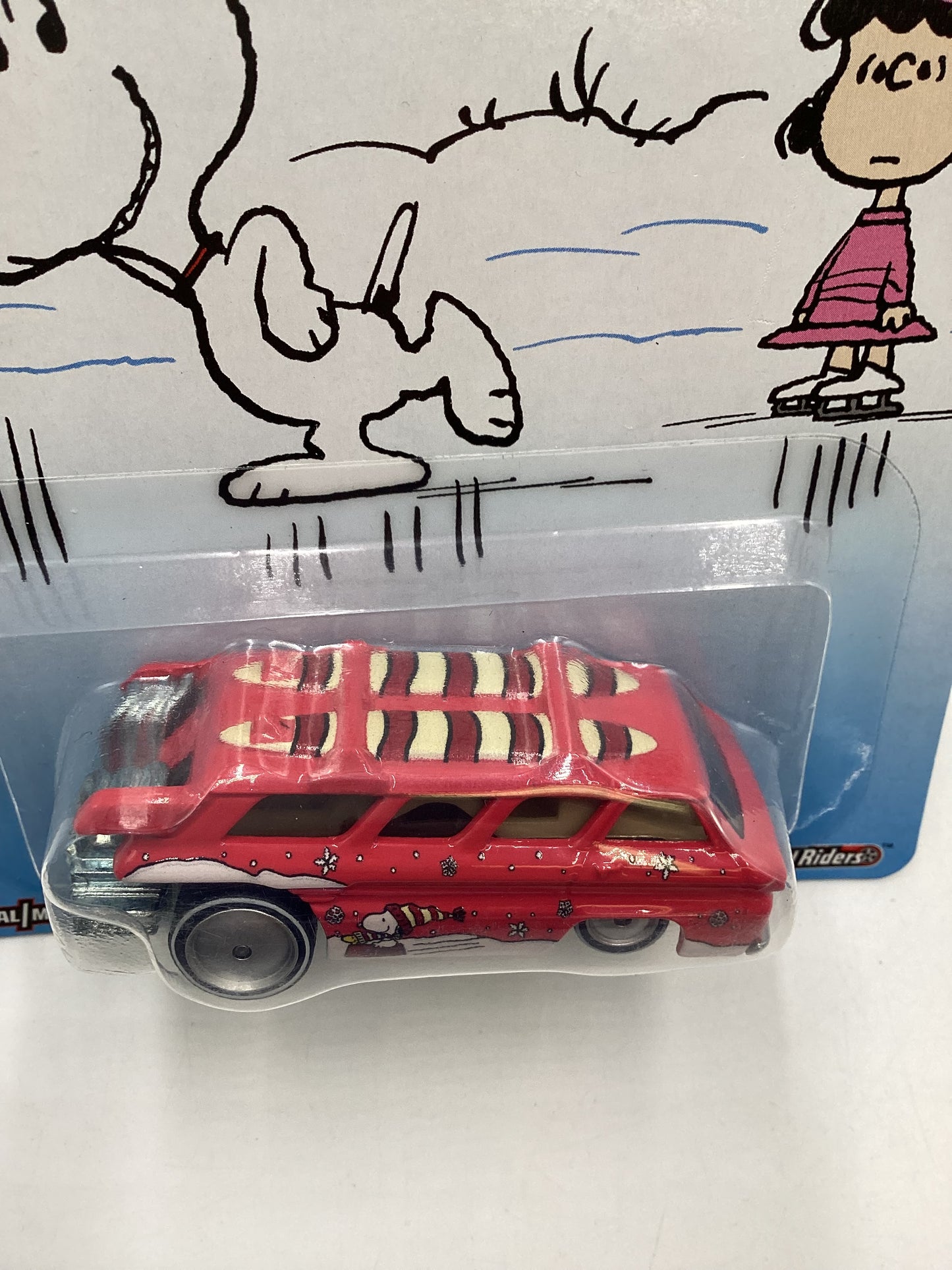 Hot Wheels Pop Culture Peanuts Custom Chevy Greenbrier Sport Wagon