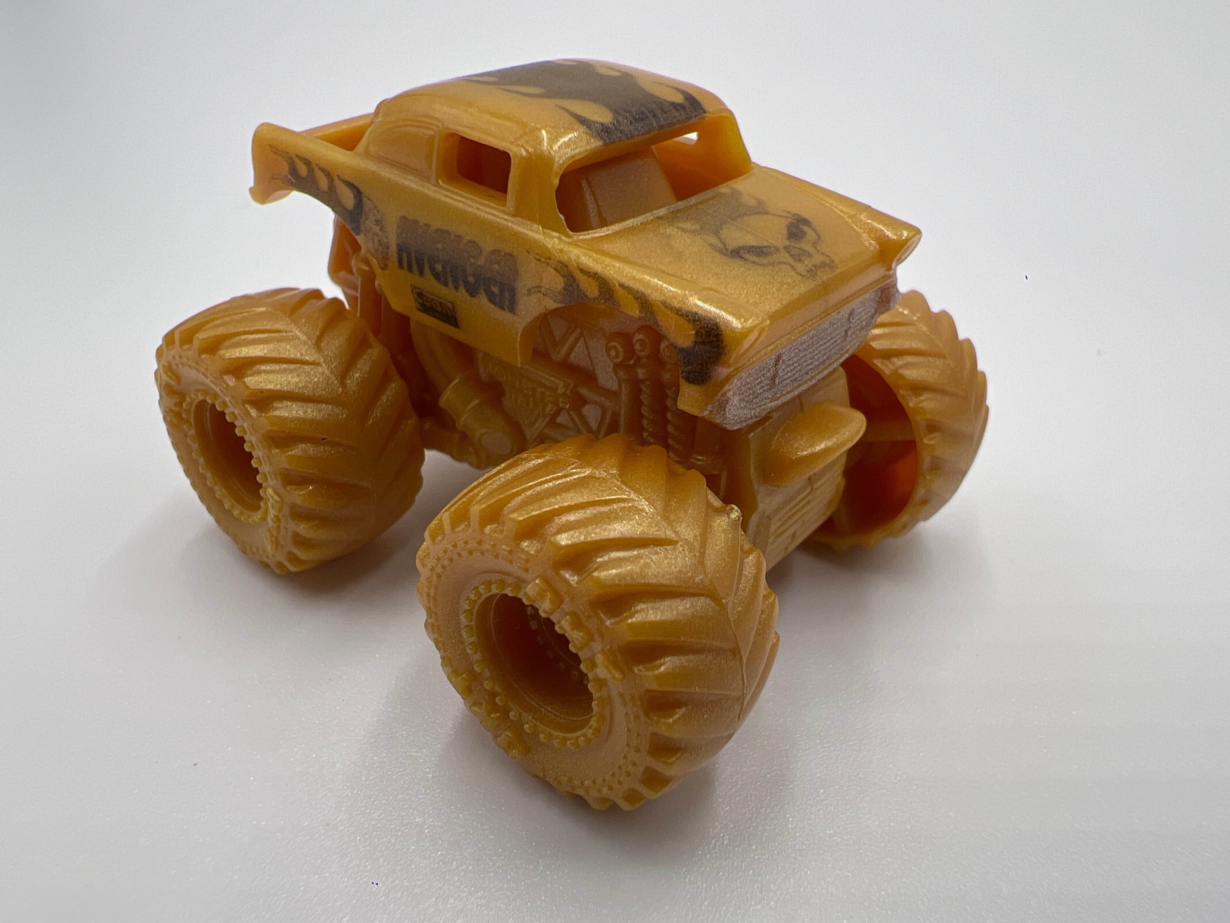 Monster Jam Mini Series 16 #737 Avenger Gold Chase – carolinasdiecast