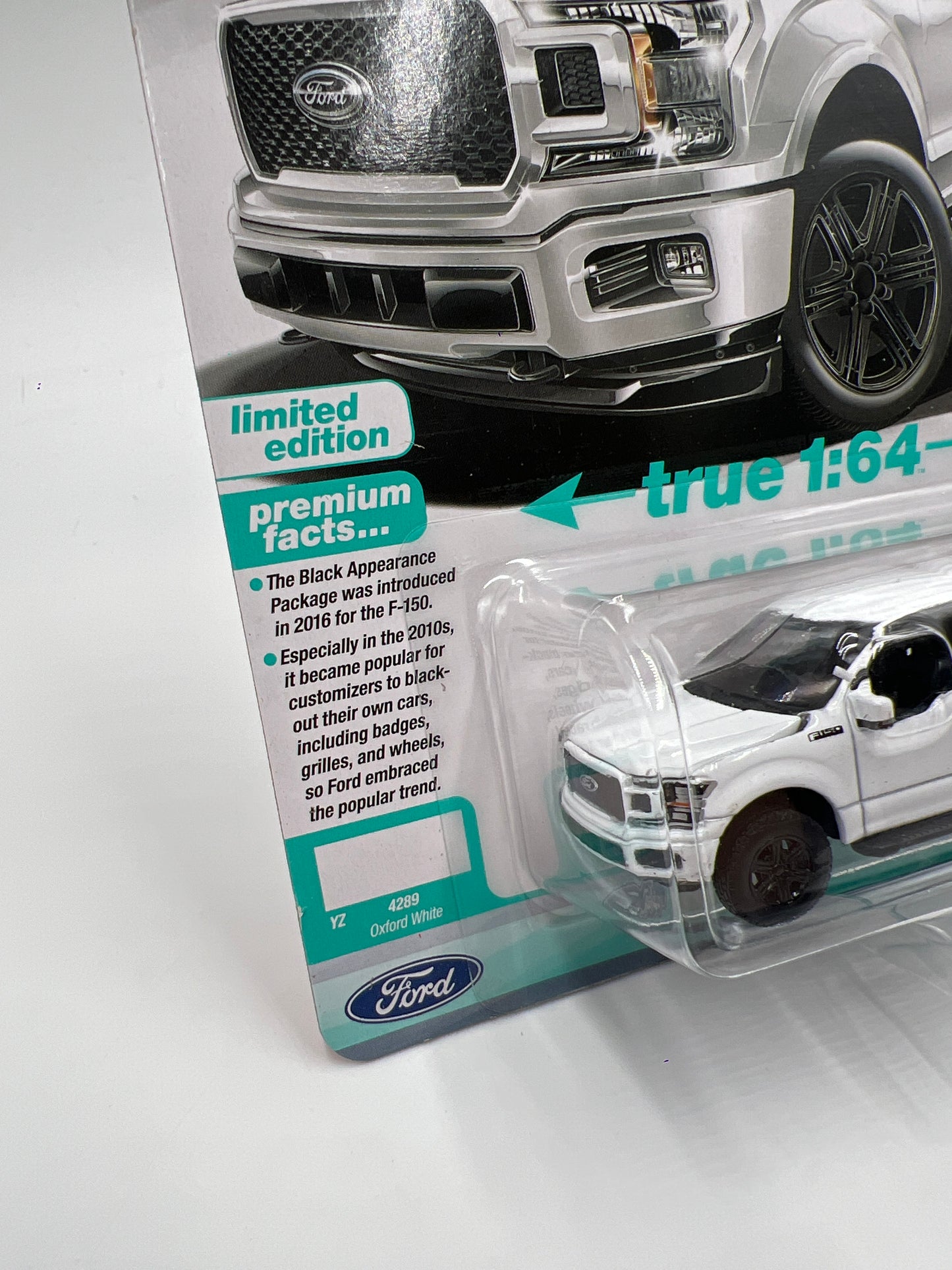 2025 Auto World Muscle Trucks Release 1 Version A 2020 Ford F-150 Black Appearance Package White 183D
