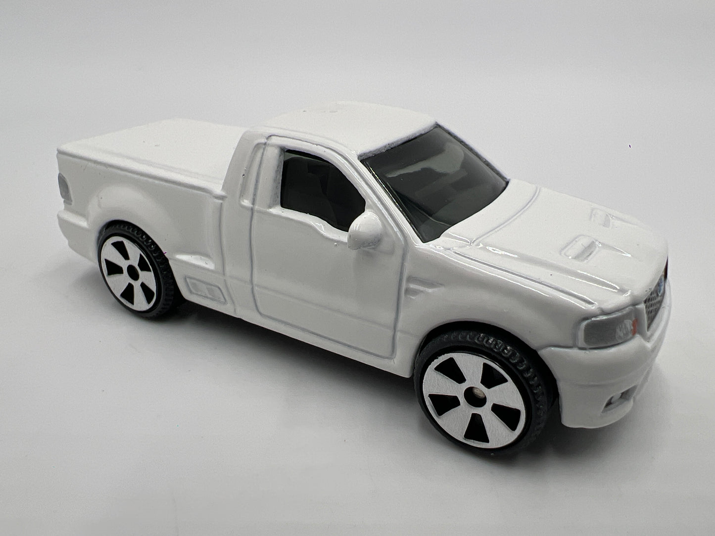Matchbox 1/64 Superfast #2 Ford SVT Lightning Concept White Loose