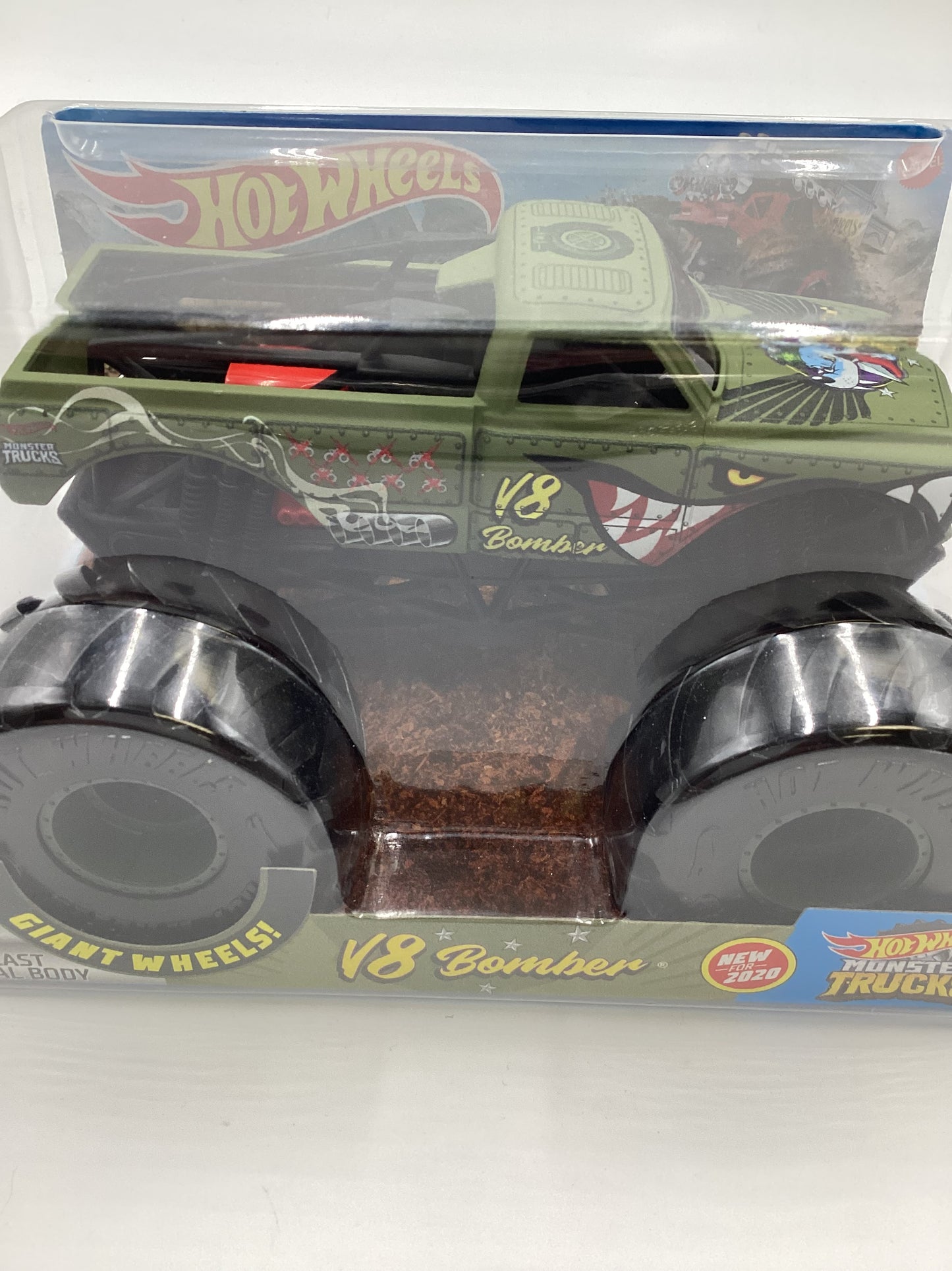 2020 Hot Wheels Monster Trucks Giant Wheels V8 Bomber