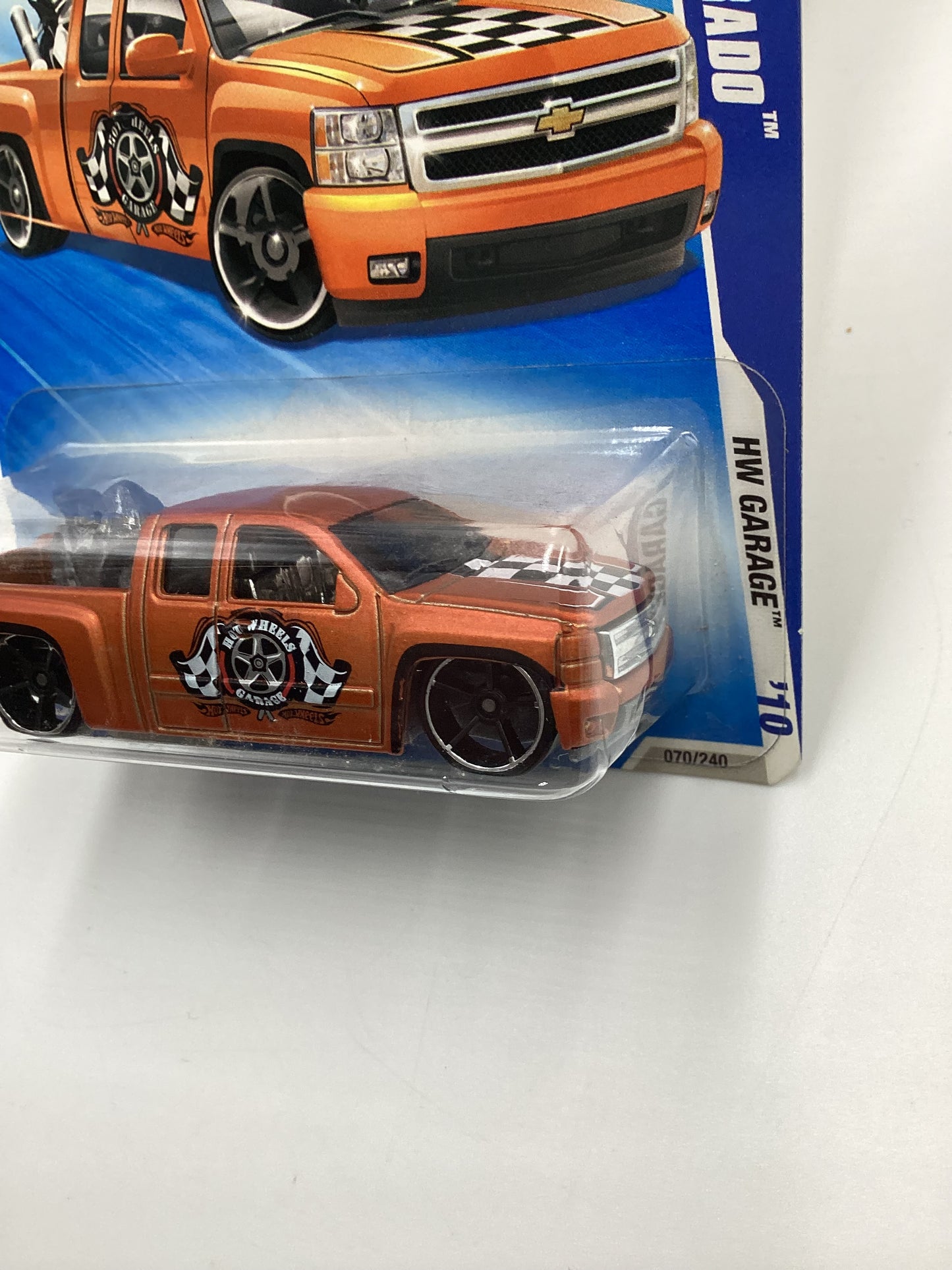 Hot Wheels 2010 #070 Chevy Silverado Orange (SR)